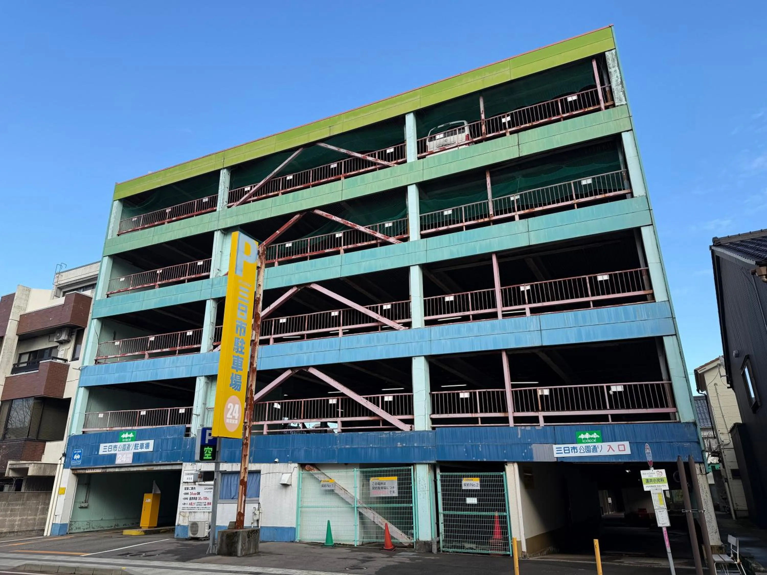 Parking in APA Hotel Komatsu Grand