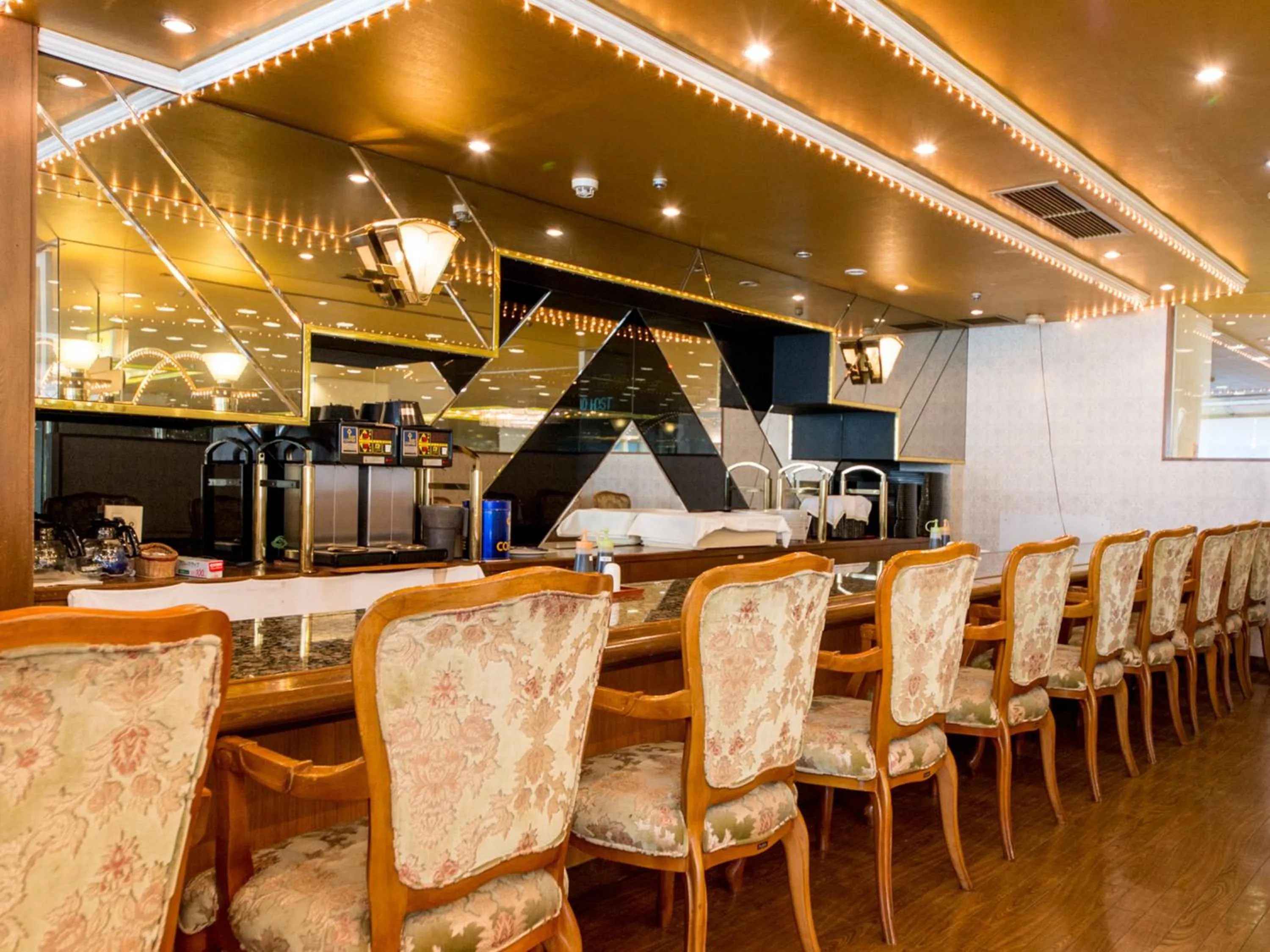 Restaurant/places to eat in APA Hotel Komatsu Grand