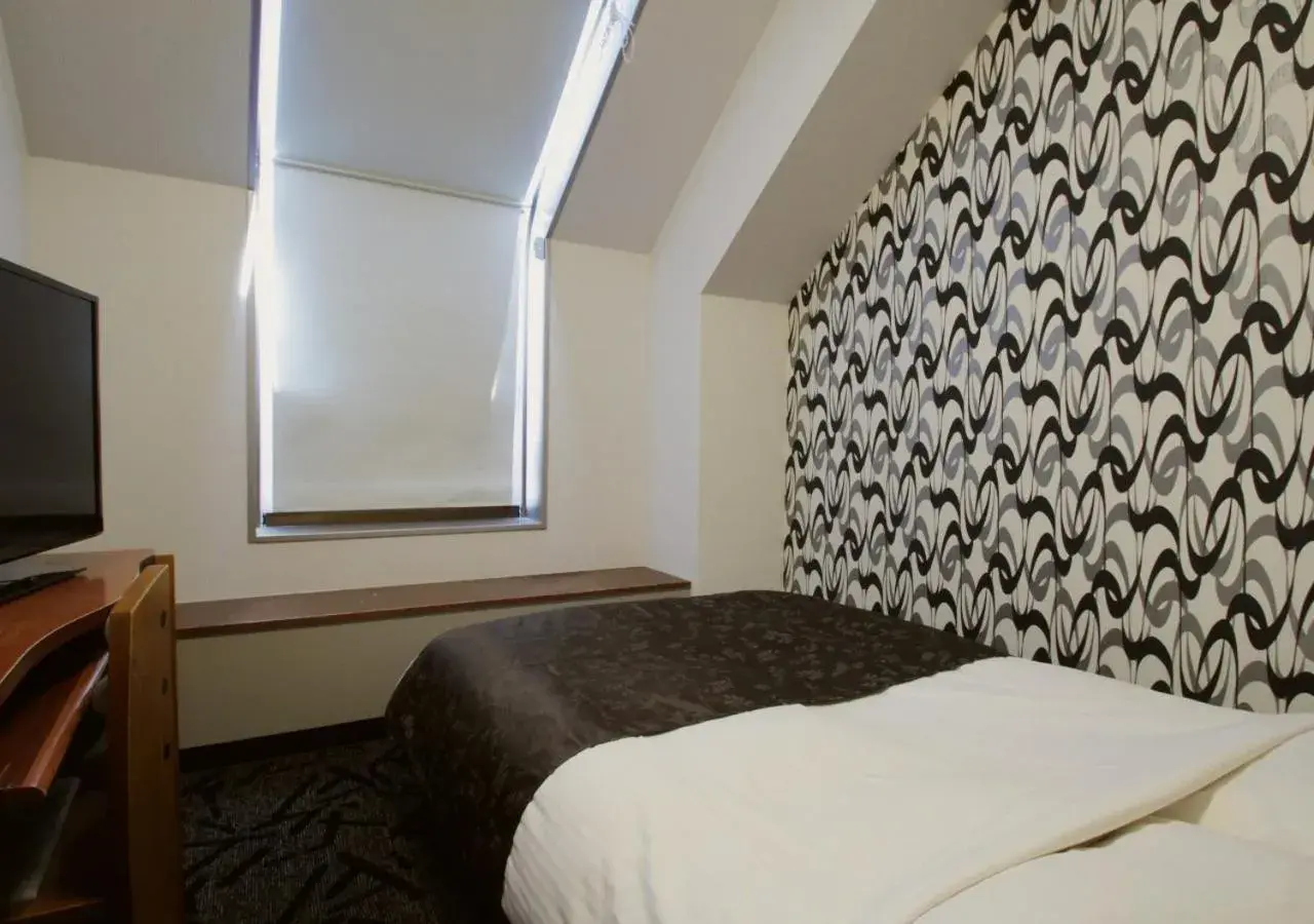 Double Room with Small Double Bed - single occupancy - Non-Smoking in APA Hotel Kanazawa Nomachi Double Room with Small Double Bed - single occupancy - Non-Smoking in APA Hotel Kanazawa Nomachi