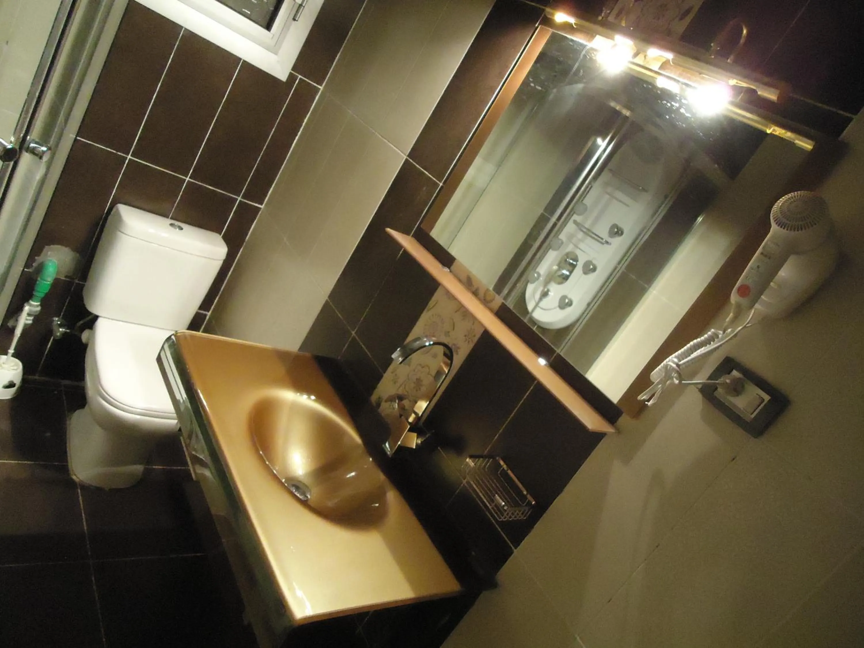 Shower in Freedom Hostel