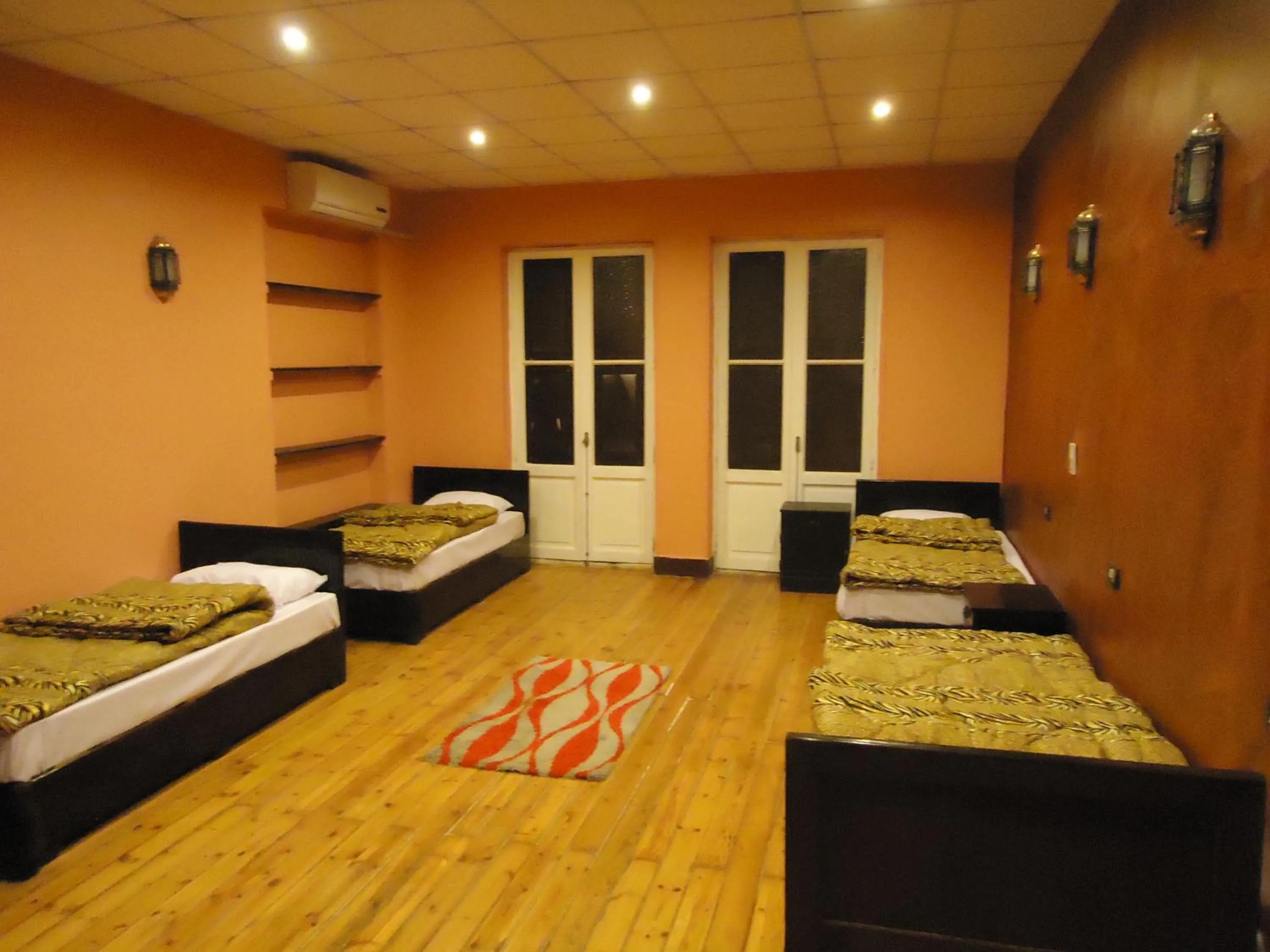 Staff, Bed in Freedom Hostel