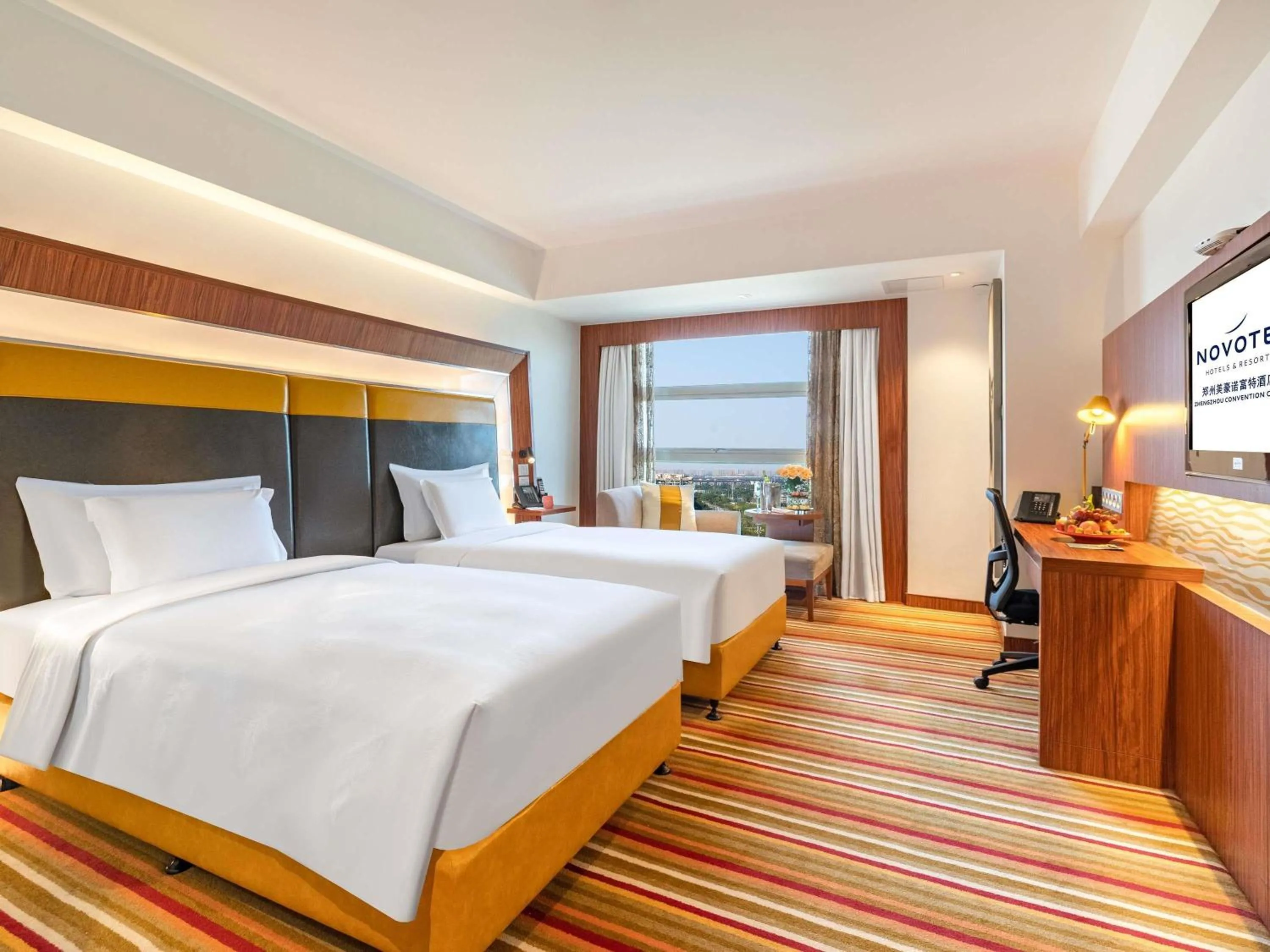 Bedroom, Bed in Novotel Zhengzhou Convention Centre