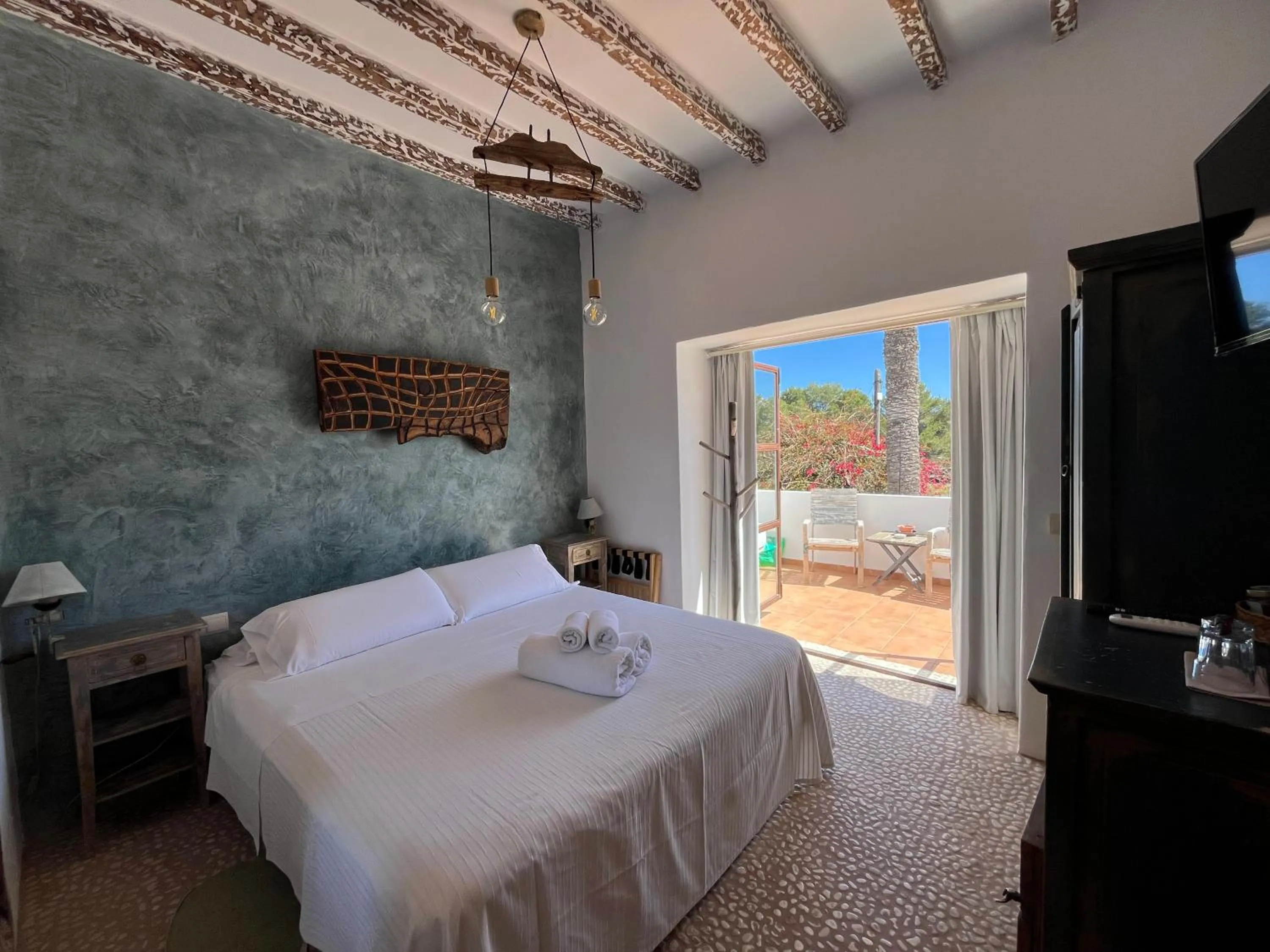 Bedroom, Bed in Boutique Hostal La Curandera de Salinas