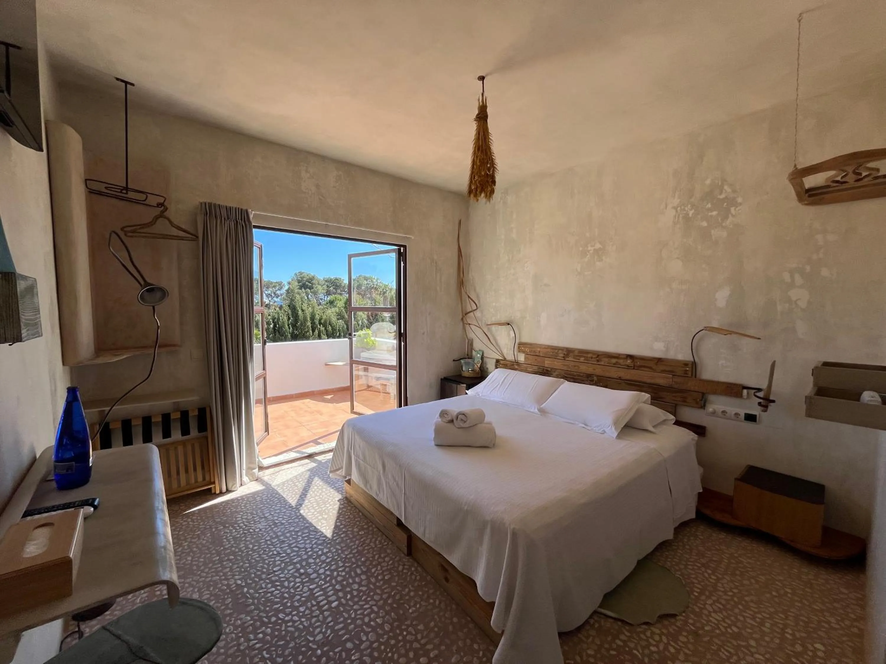 Bedroom, Bed in Boutique Hostal La Curandera de Salinas