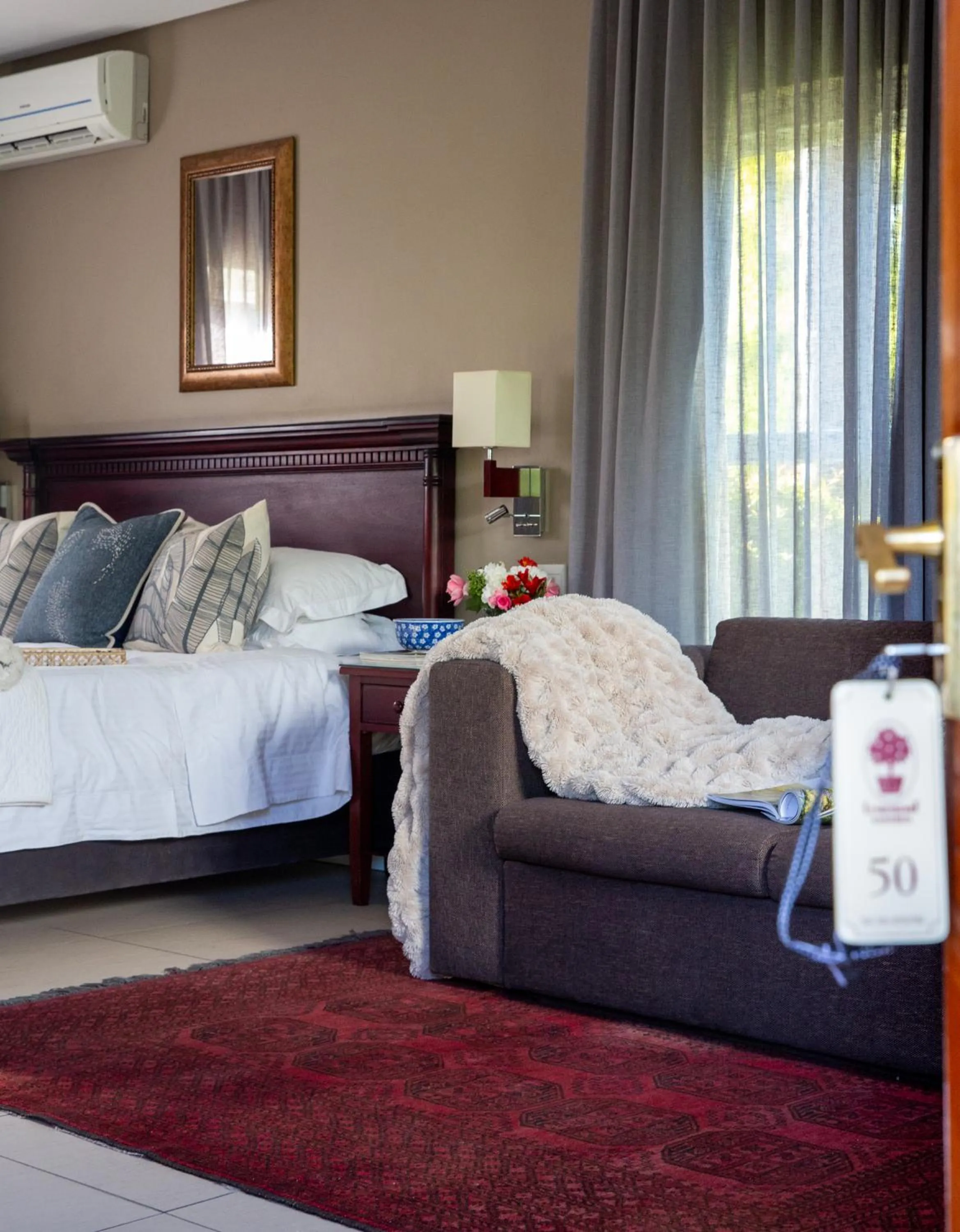 Bed in Lemoenkloof Boutique Hotel