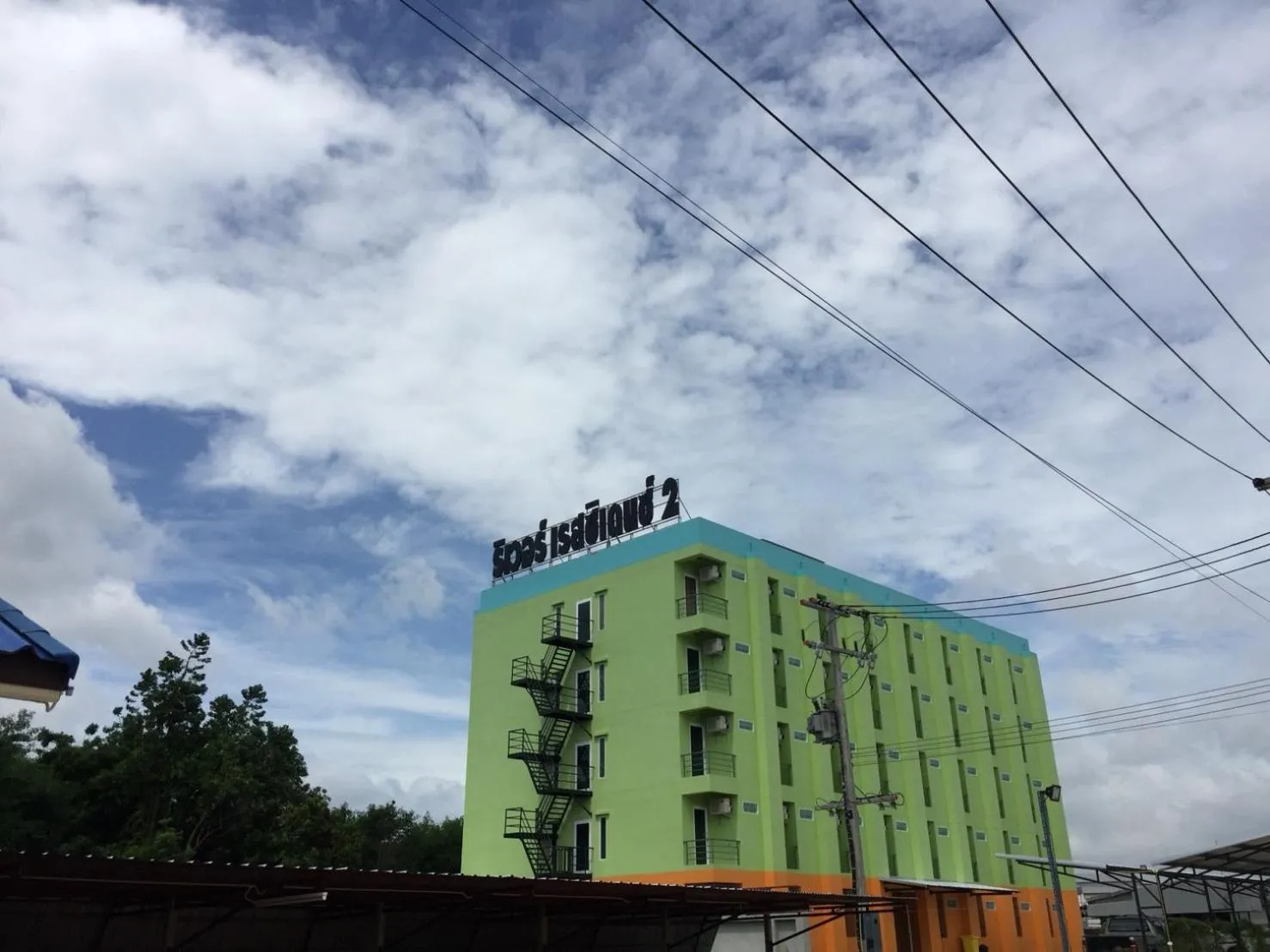 Facade/entrance in River Residence 2