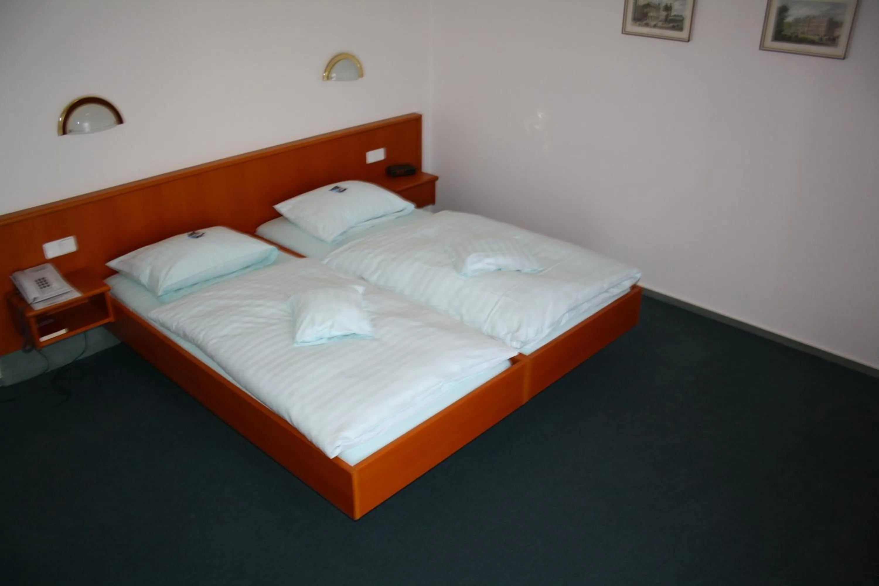 Photo of the whole room in Hotel-Dörfler Garni