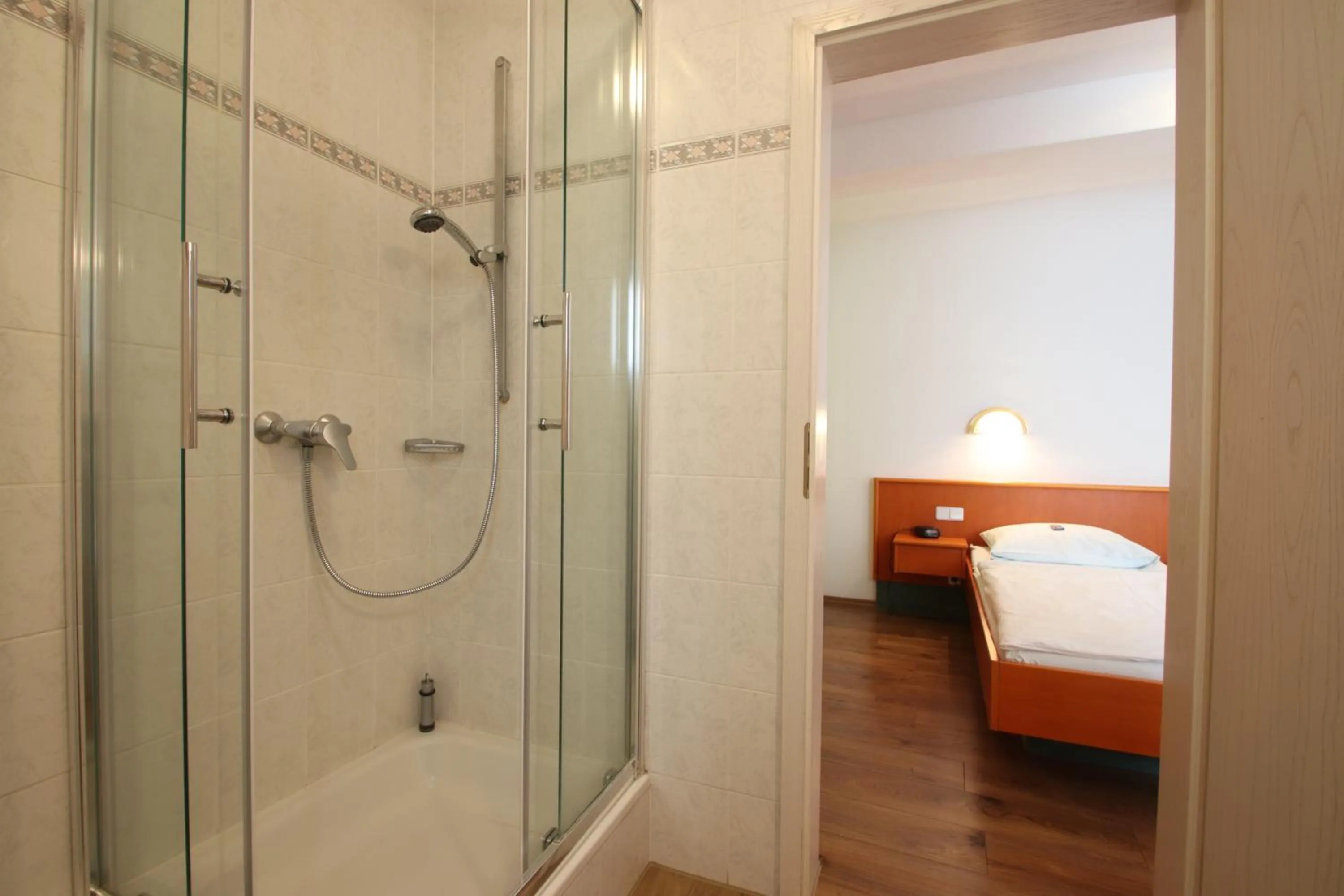 Hotel-Dörfler Garni