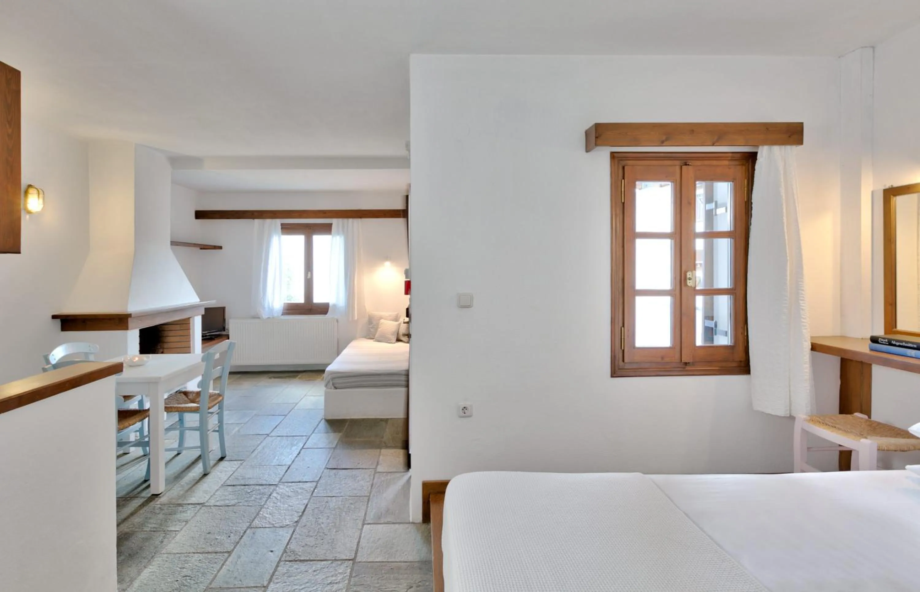 Photo of the whole room, Bed in Aeolos Hotel & Villas - Pelion