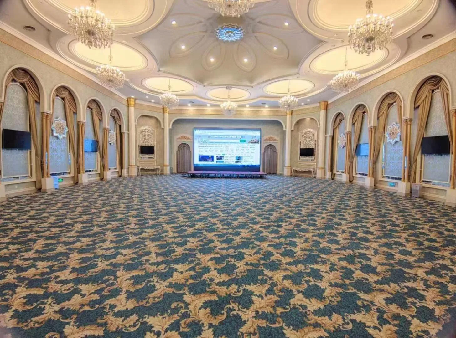 Meeting/conference room in Grand Mercure Hotel Hualing