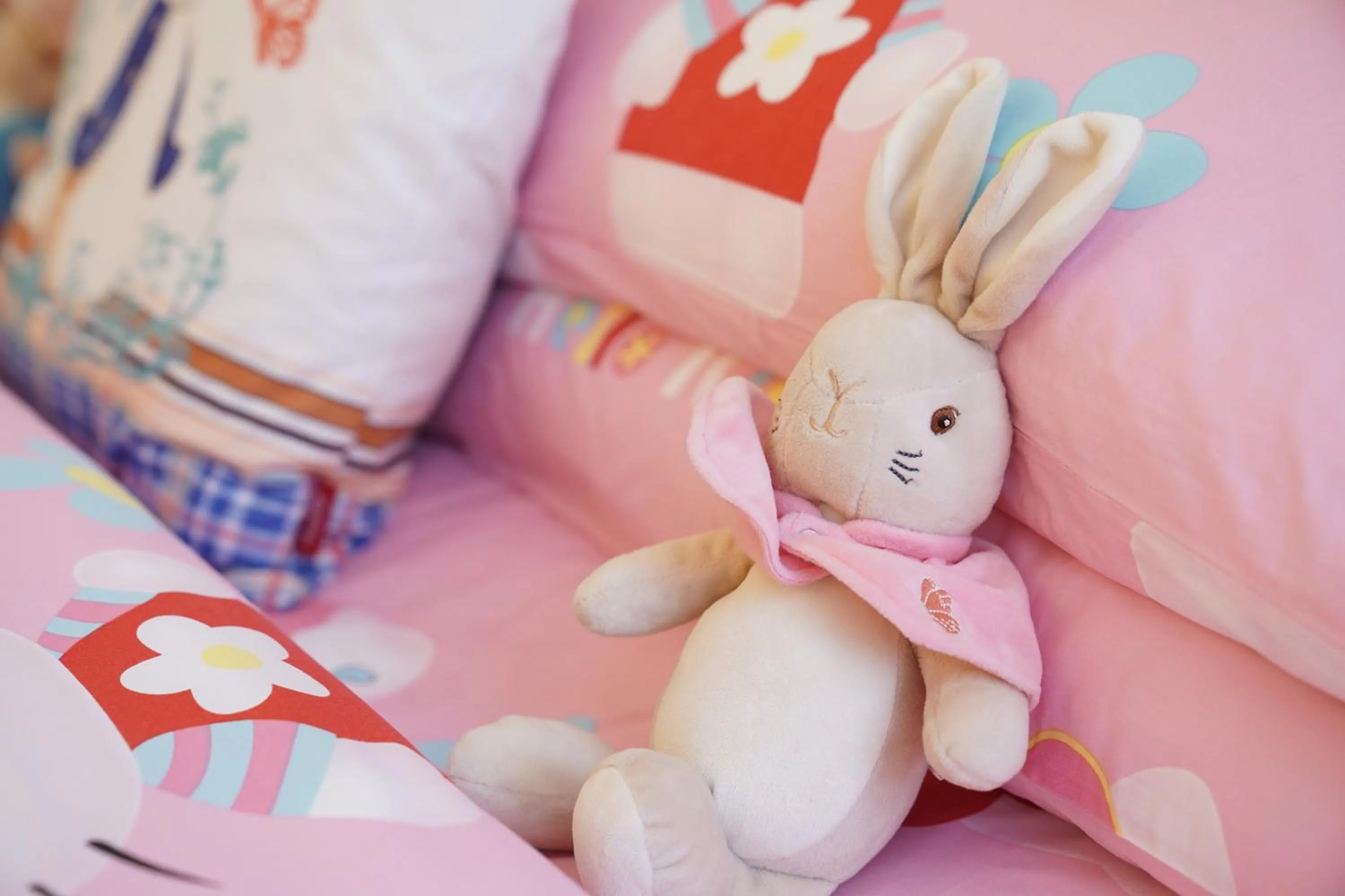 Bed in Grand Mercure Hotel Hualing