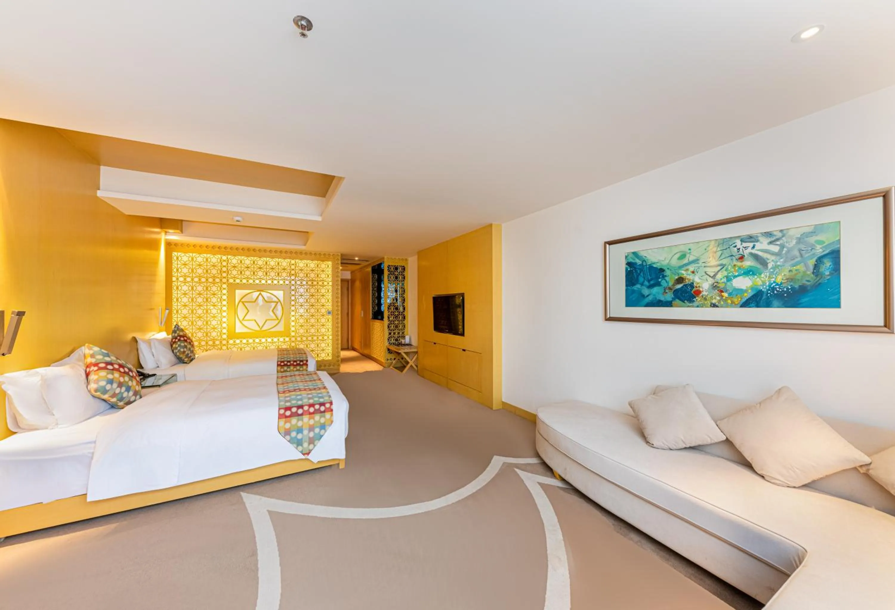 Photo of the whole room in Grand Mercure Hotel Hualing