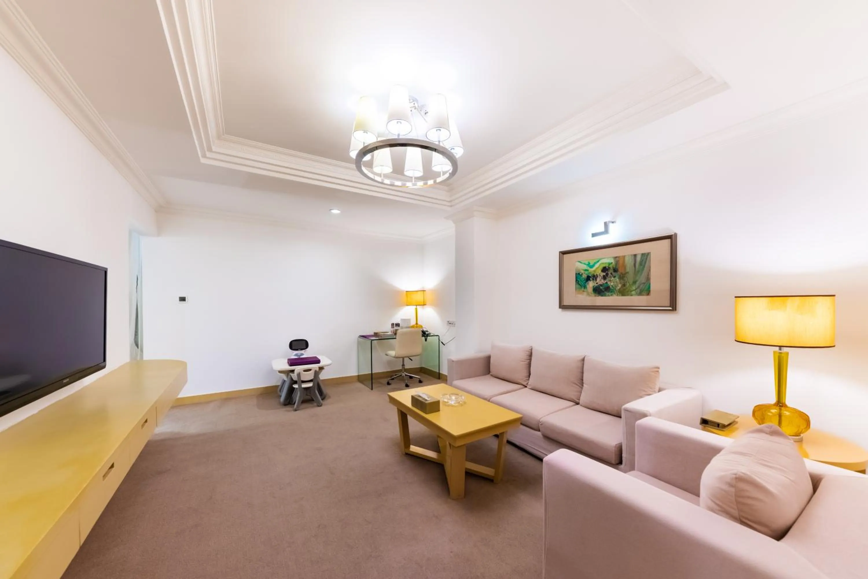 TV and multimedia in Grand Mercure Hotel Hualing