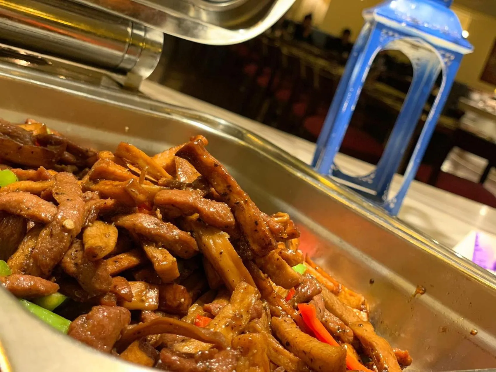 Restaurant/places to eat in Grand Mercure Hotel Hualing