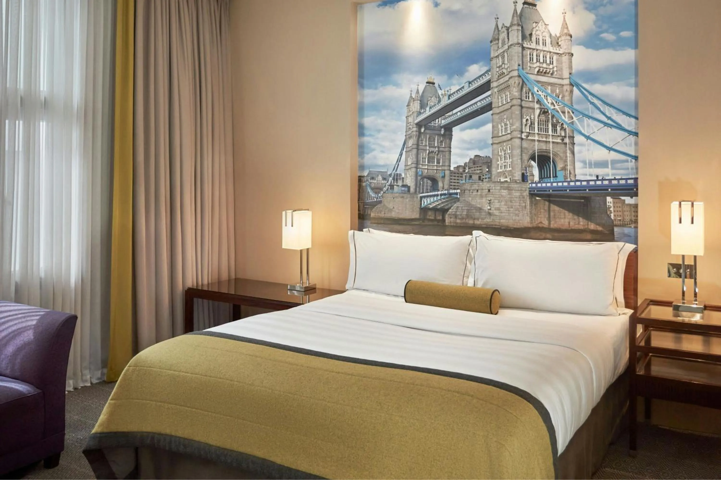 Photo of the whole room, Bed in Threadneedles, Autograph Collection