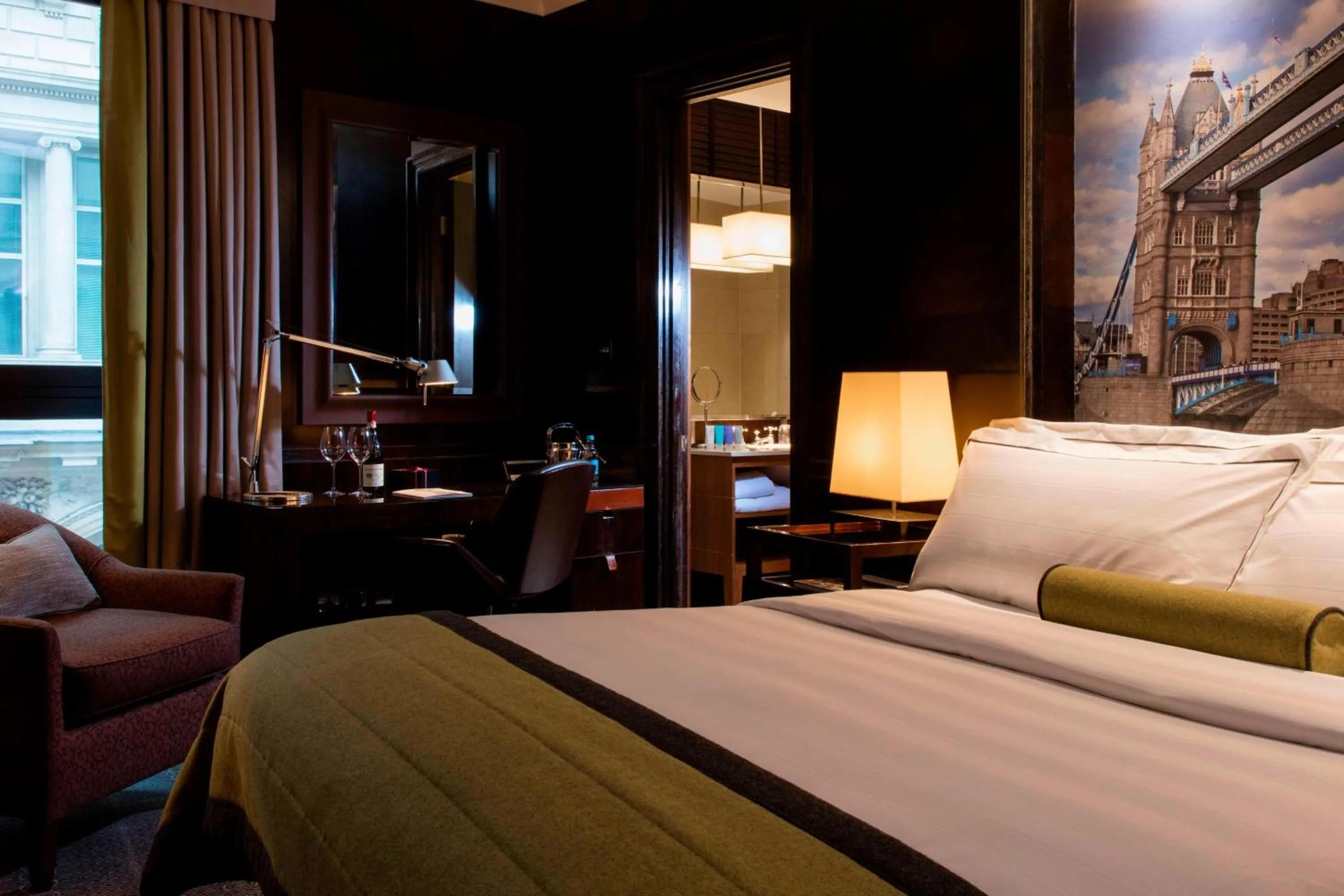 Photo of the whole room, Bed in Threadneedles, Autograph Collection