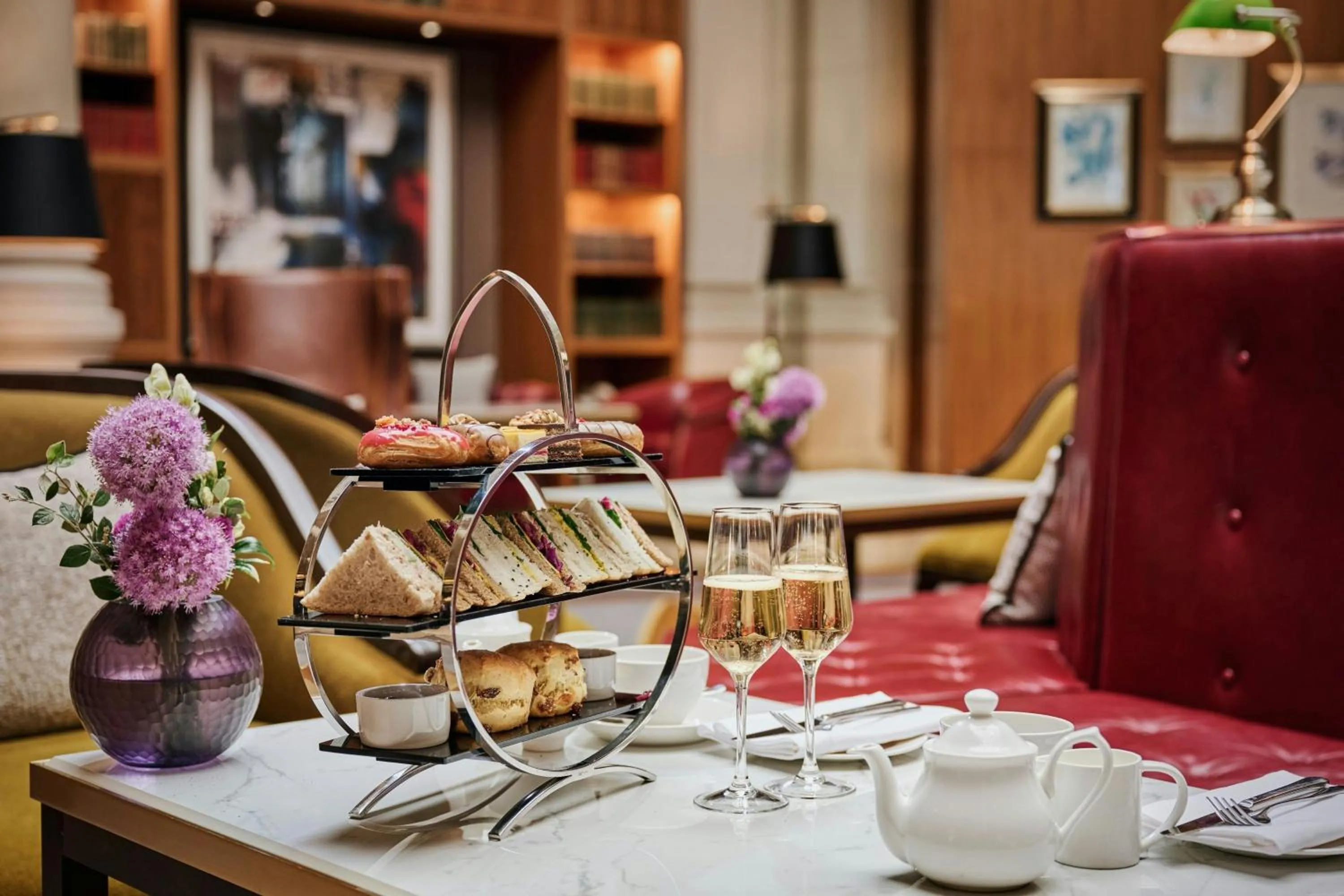 Restaurant/places to eat in Threadneedles, Autograph Collection