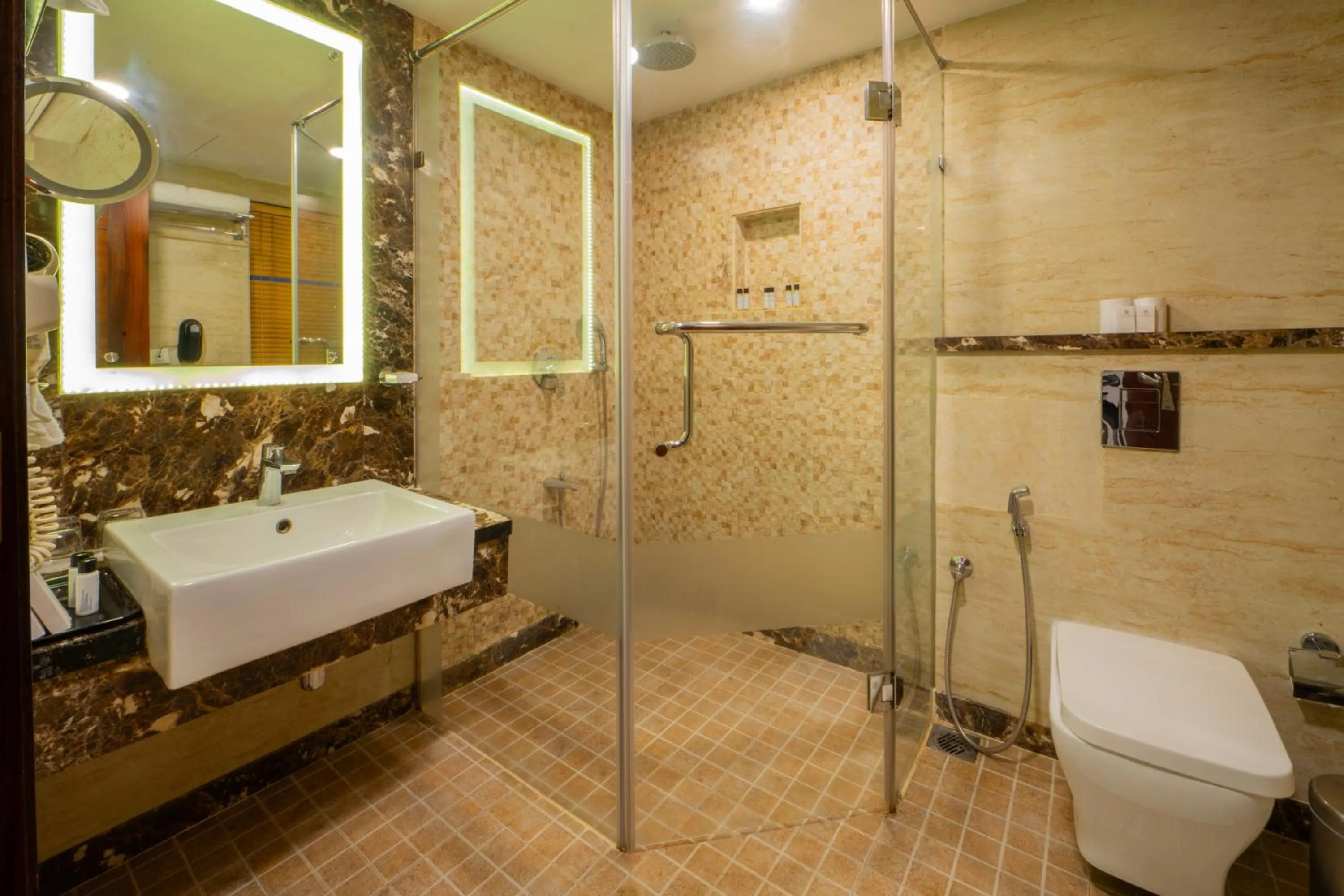 Bathroom in The Raviz Kadavu, Kozhikode