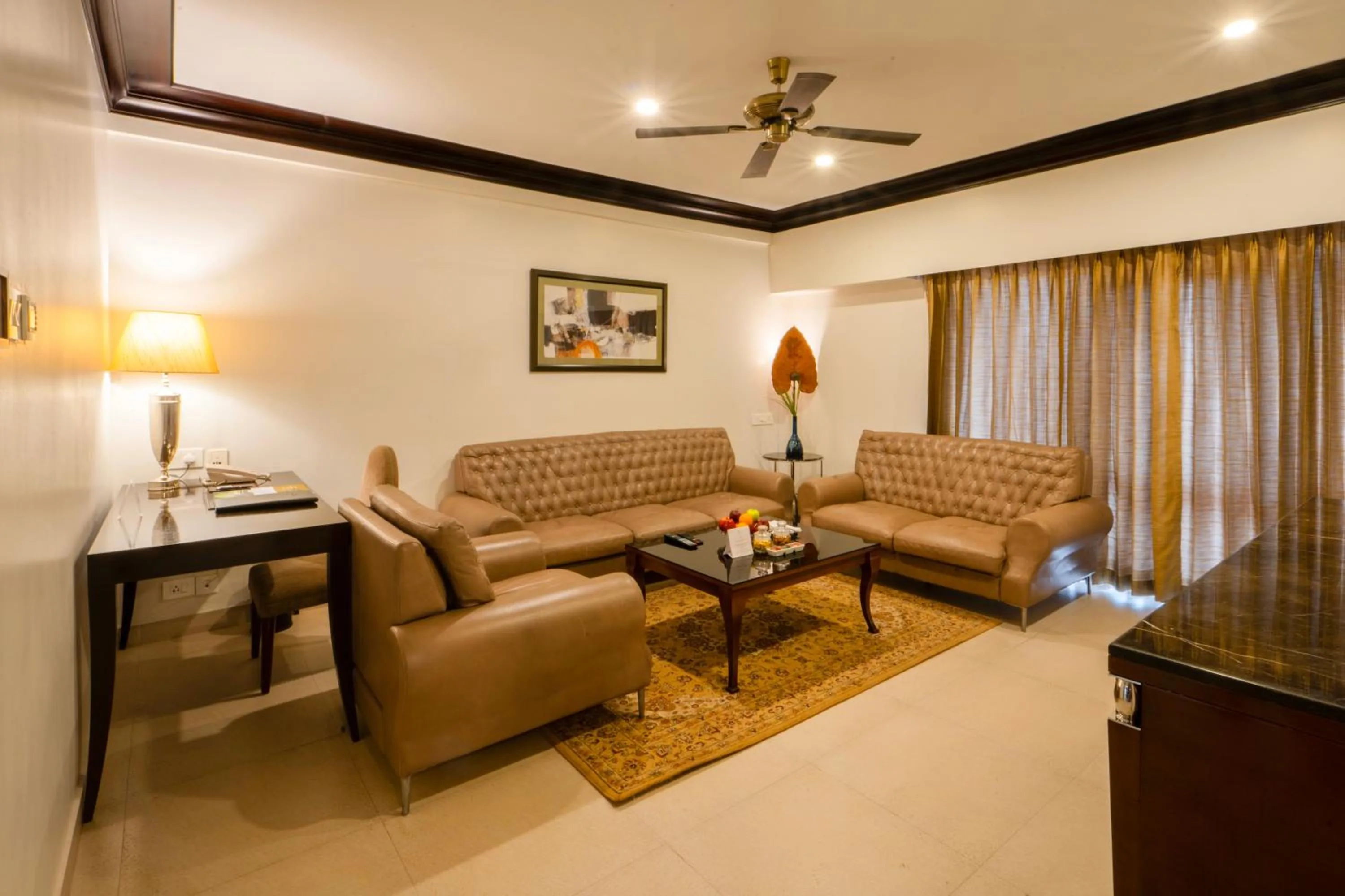 Living room in The Raviz Kadavu, Kozhikode