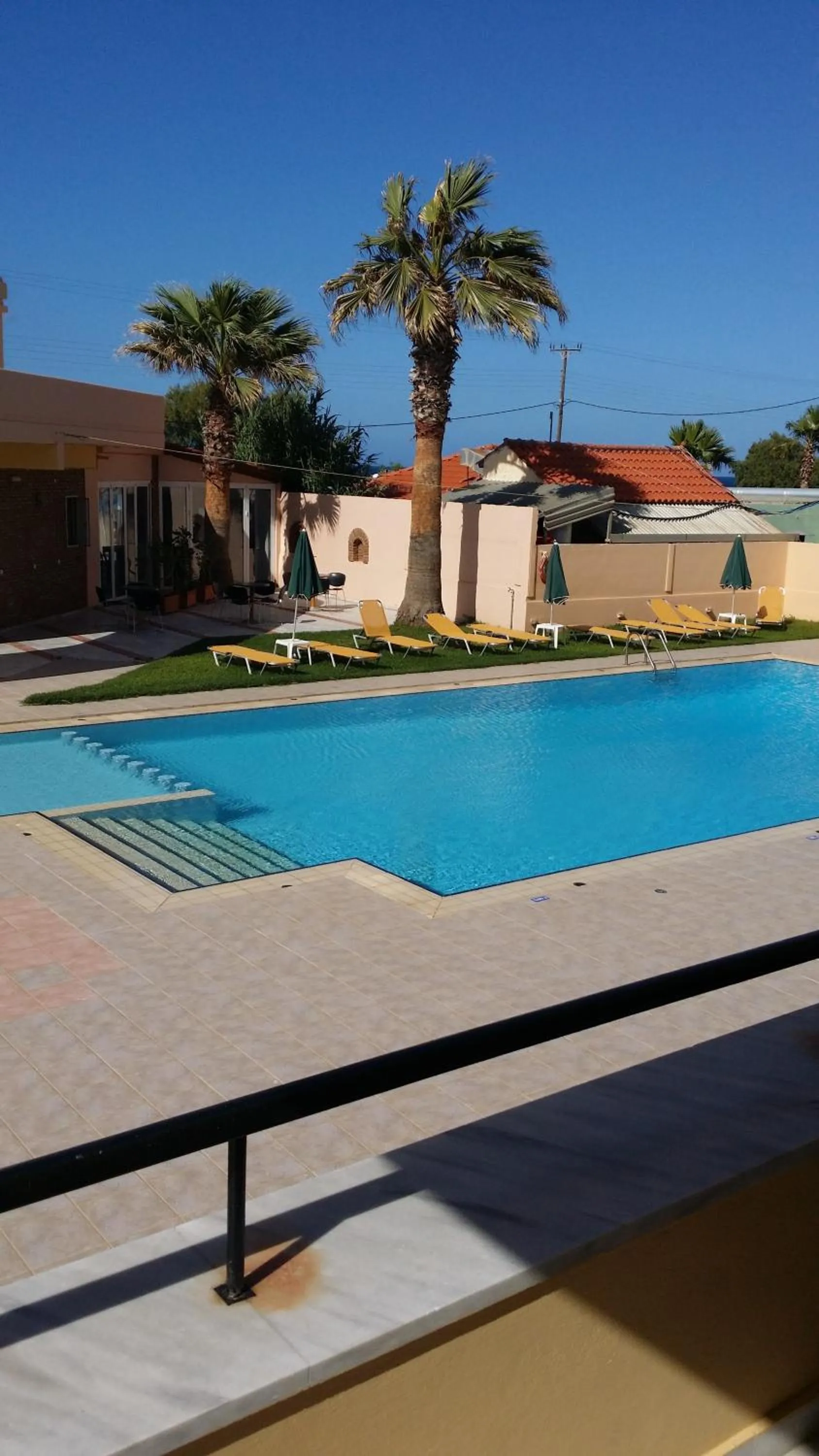 Restaurant/places to eat in Mythos Beach Hotel Apartments