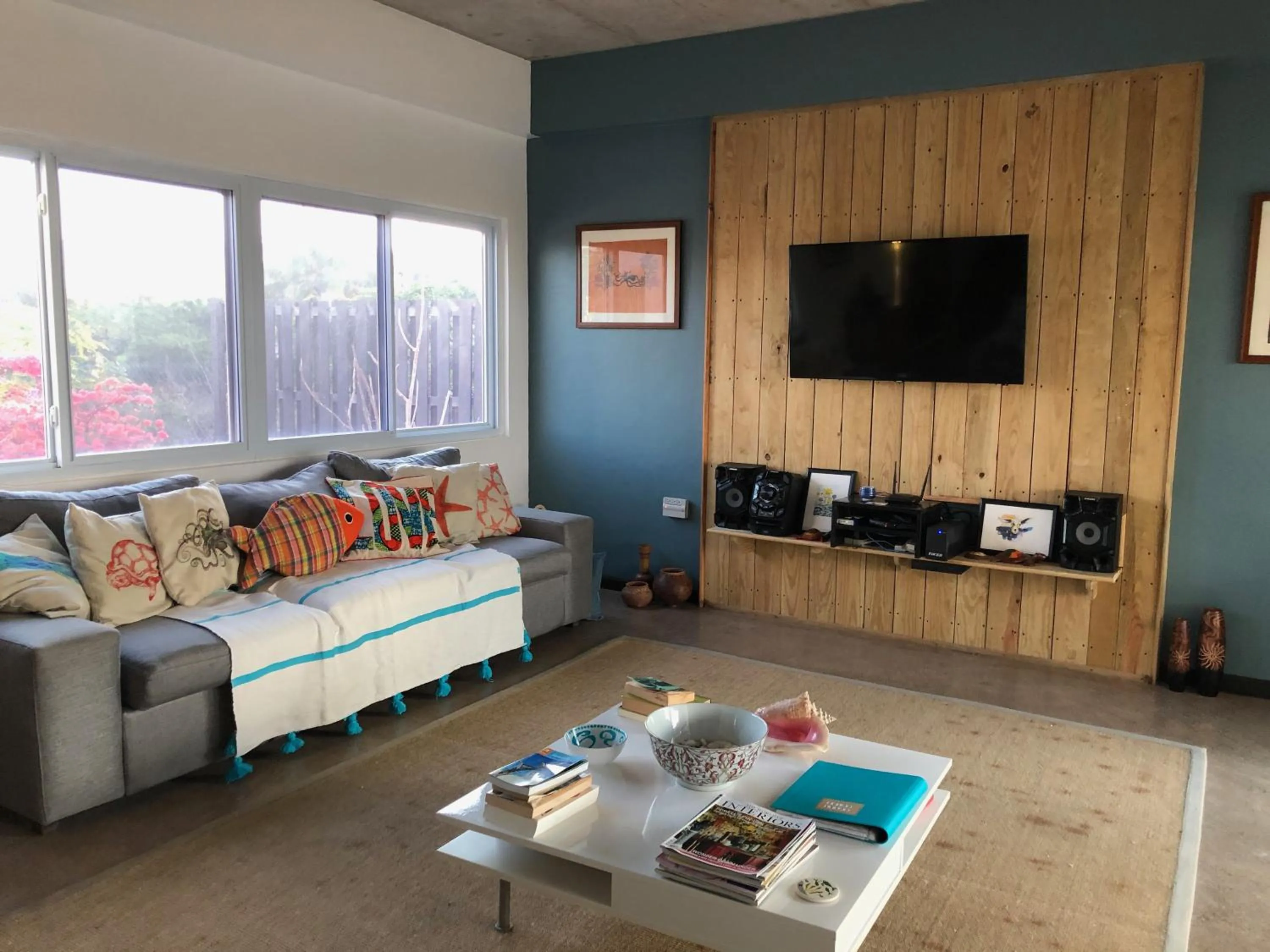 Living room in Turtles Nest Villa