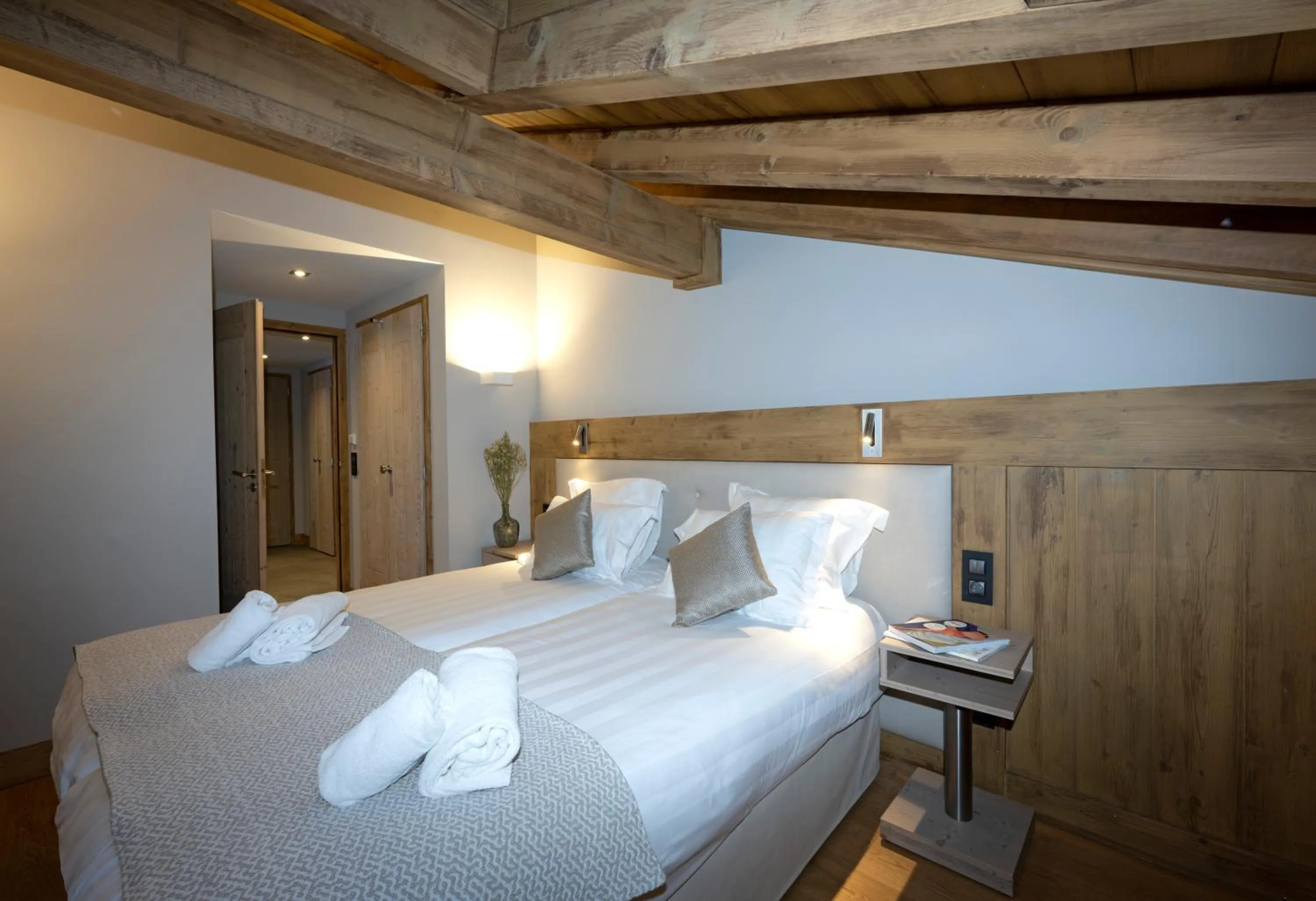 Bed in MGM Hôtels & Résidences - Résidence Chalets Elena