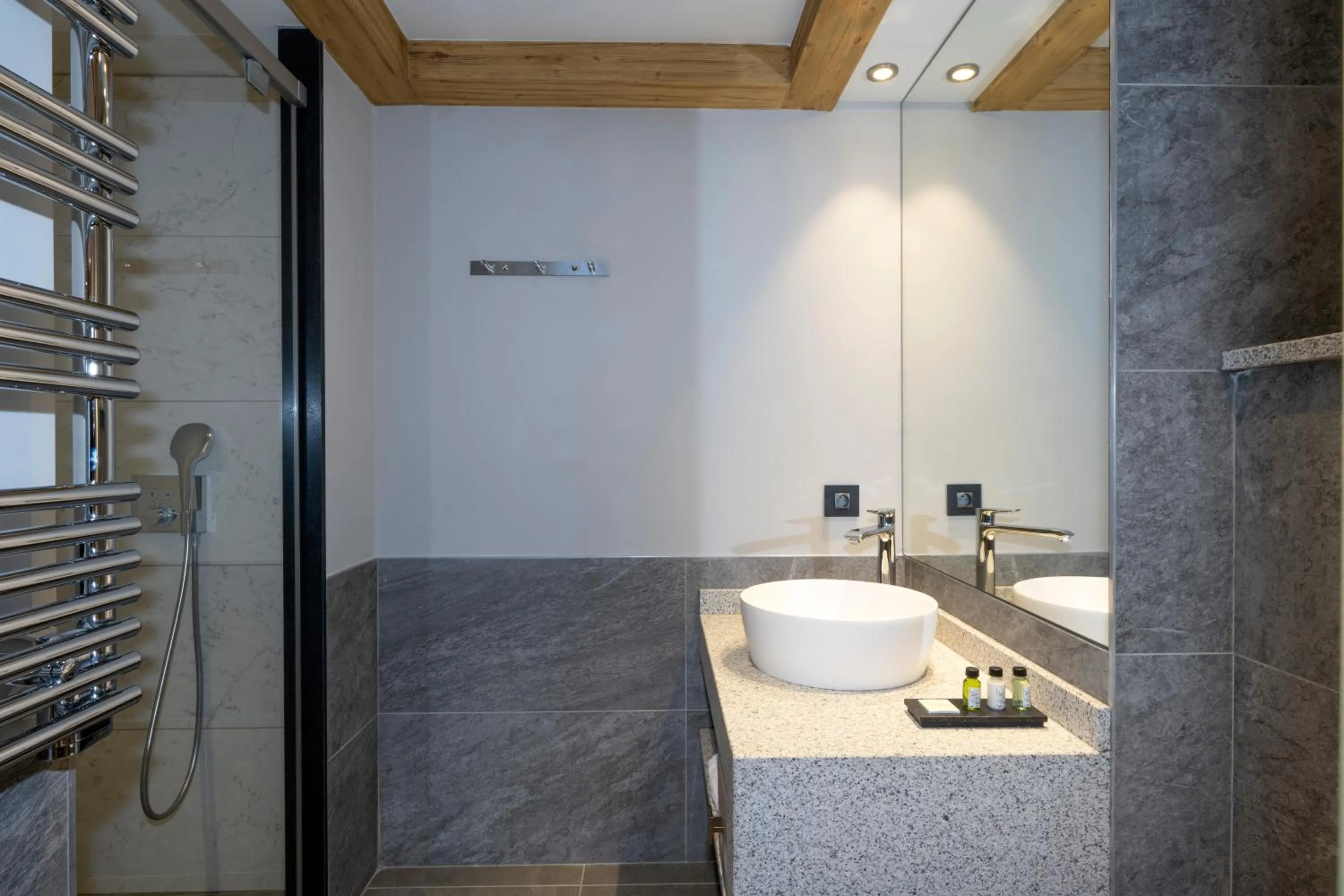 Shower in MGM Hôtels & Résidences - Résidence Chalets Elena