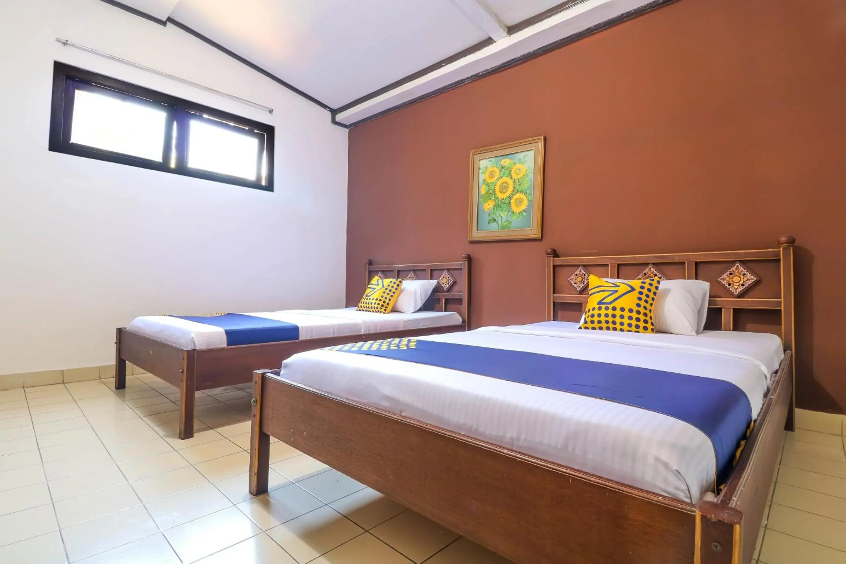 Bedroom in OYO 1927 Hotel Candra Adigraha