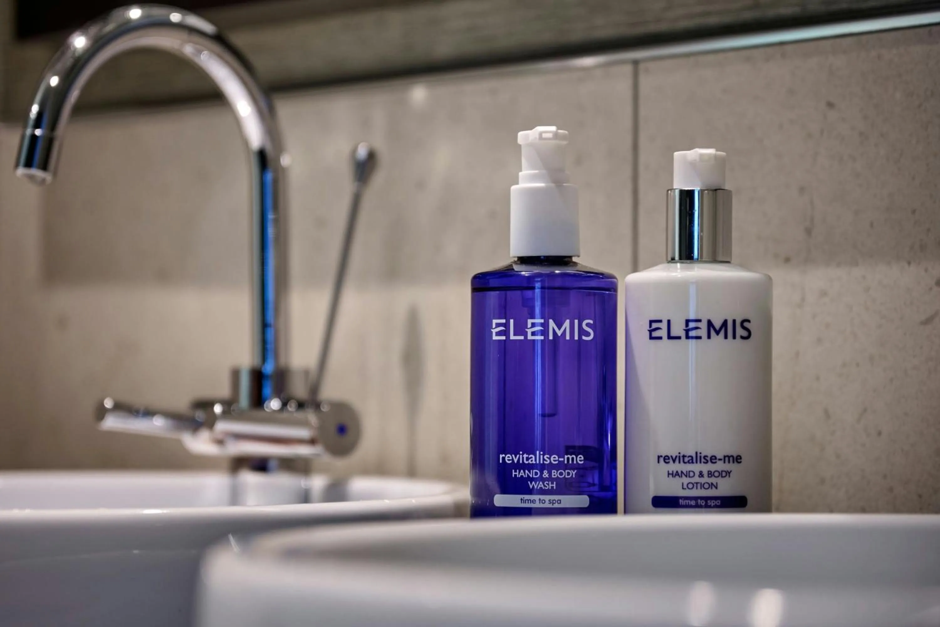 Photo of the whole room in The Glasshouse, Autograph Collection