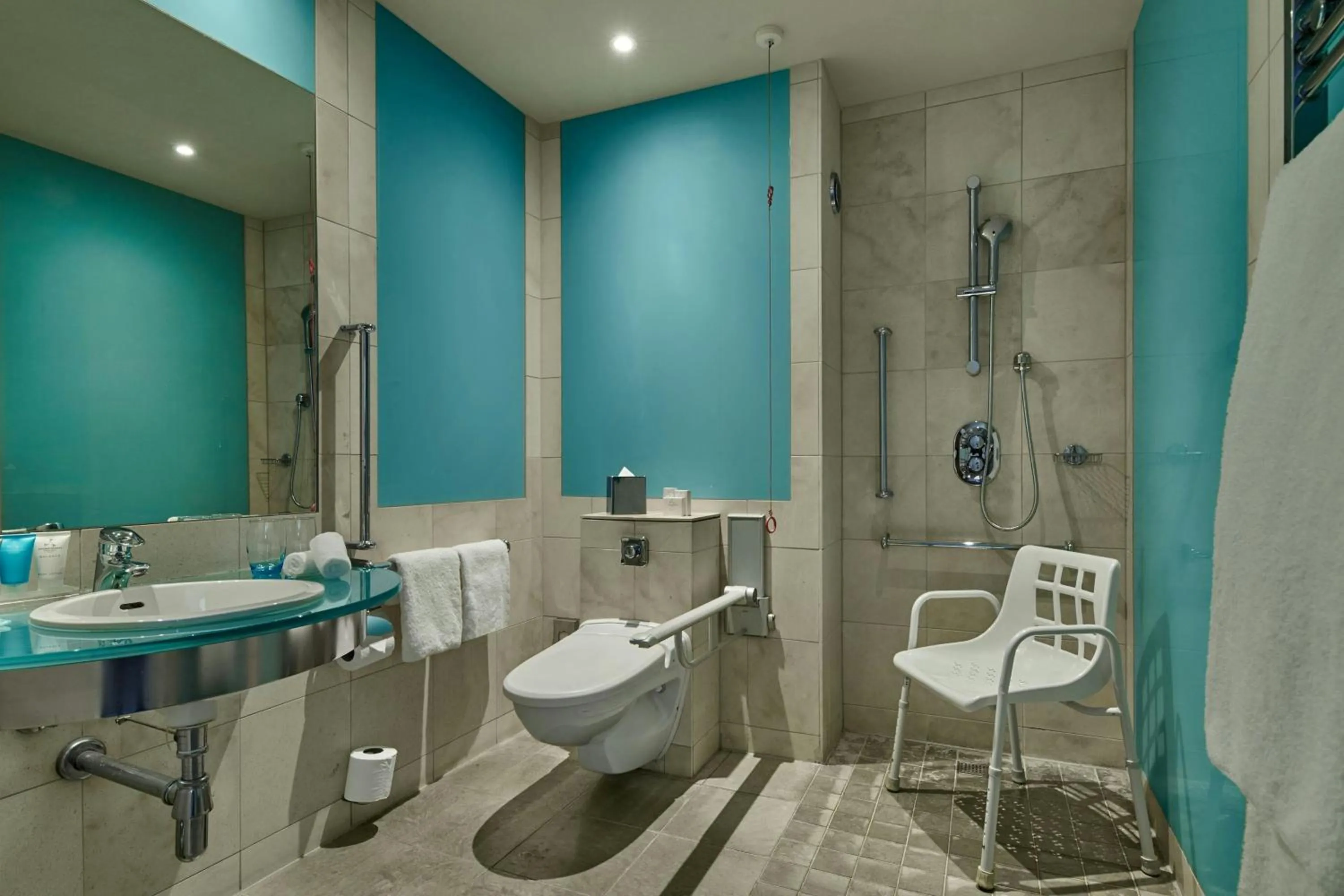 Bathroom in The Glasshouse, Autograph Collection