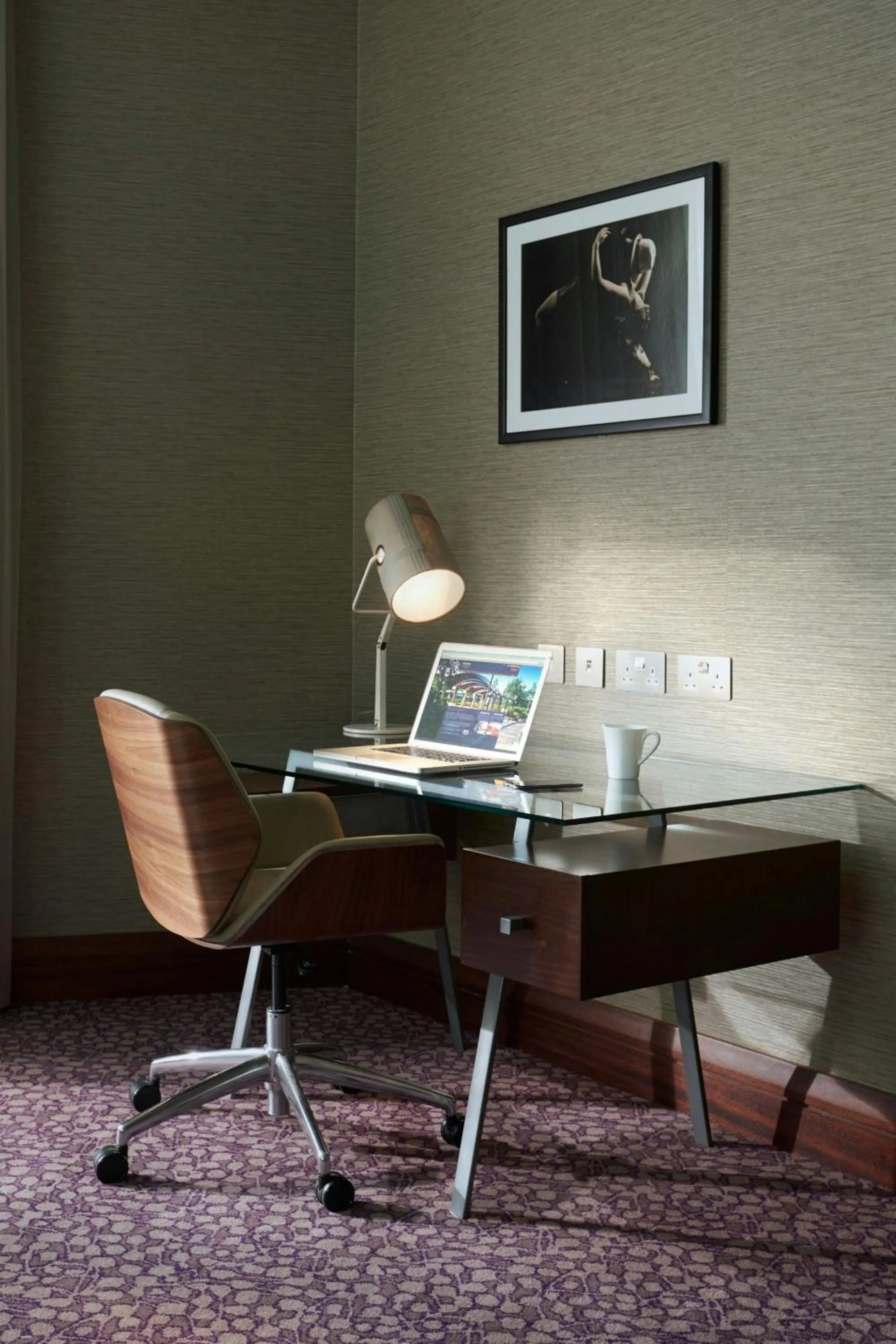 Photo of the whole room in The Glasshouse, Autograph Collection