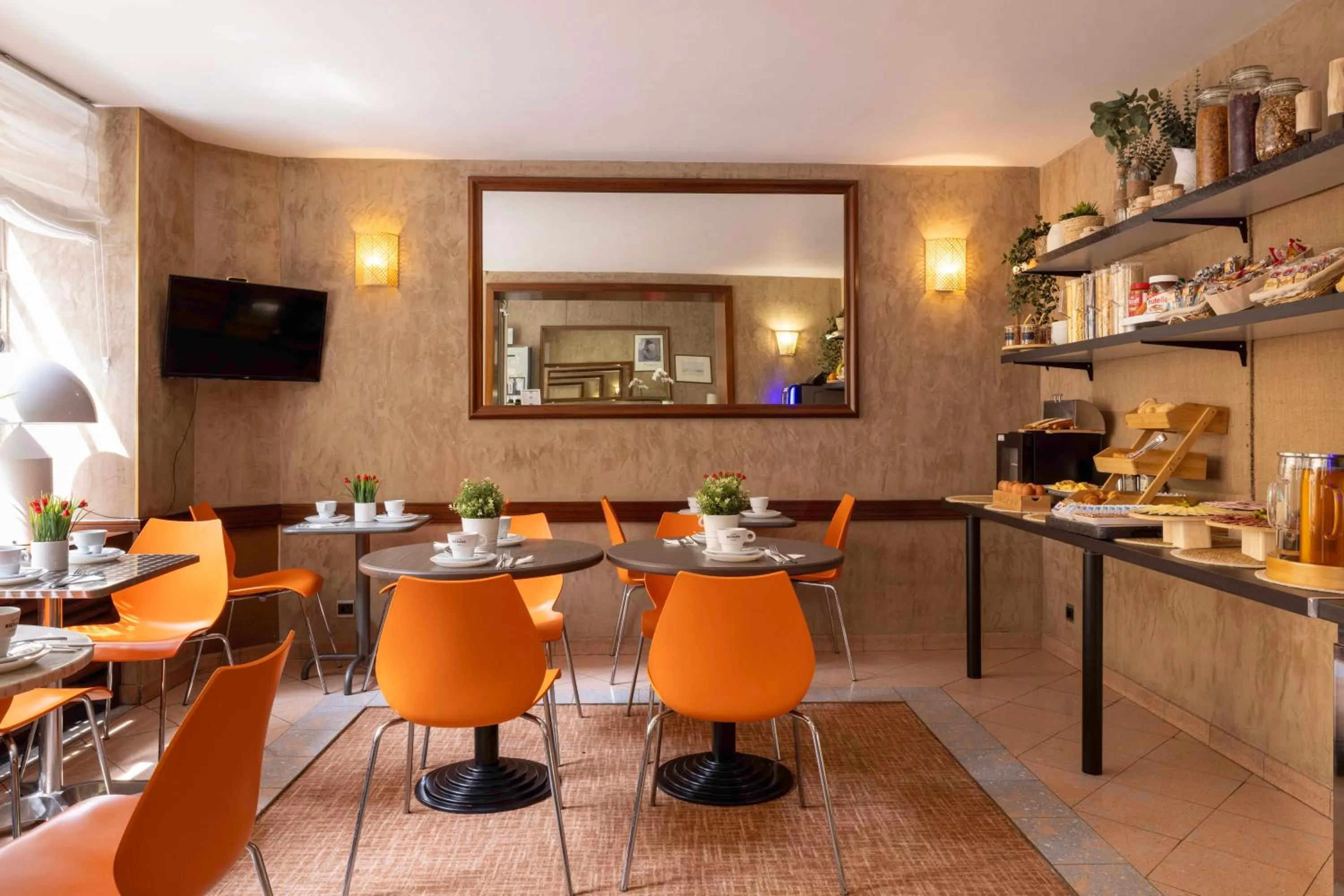 Buffet breakfast in Hôtel Saint Pierre