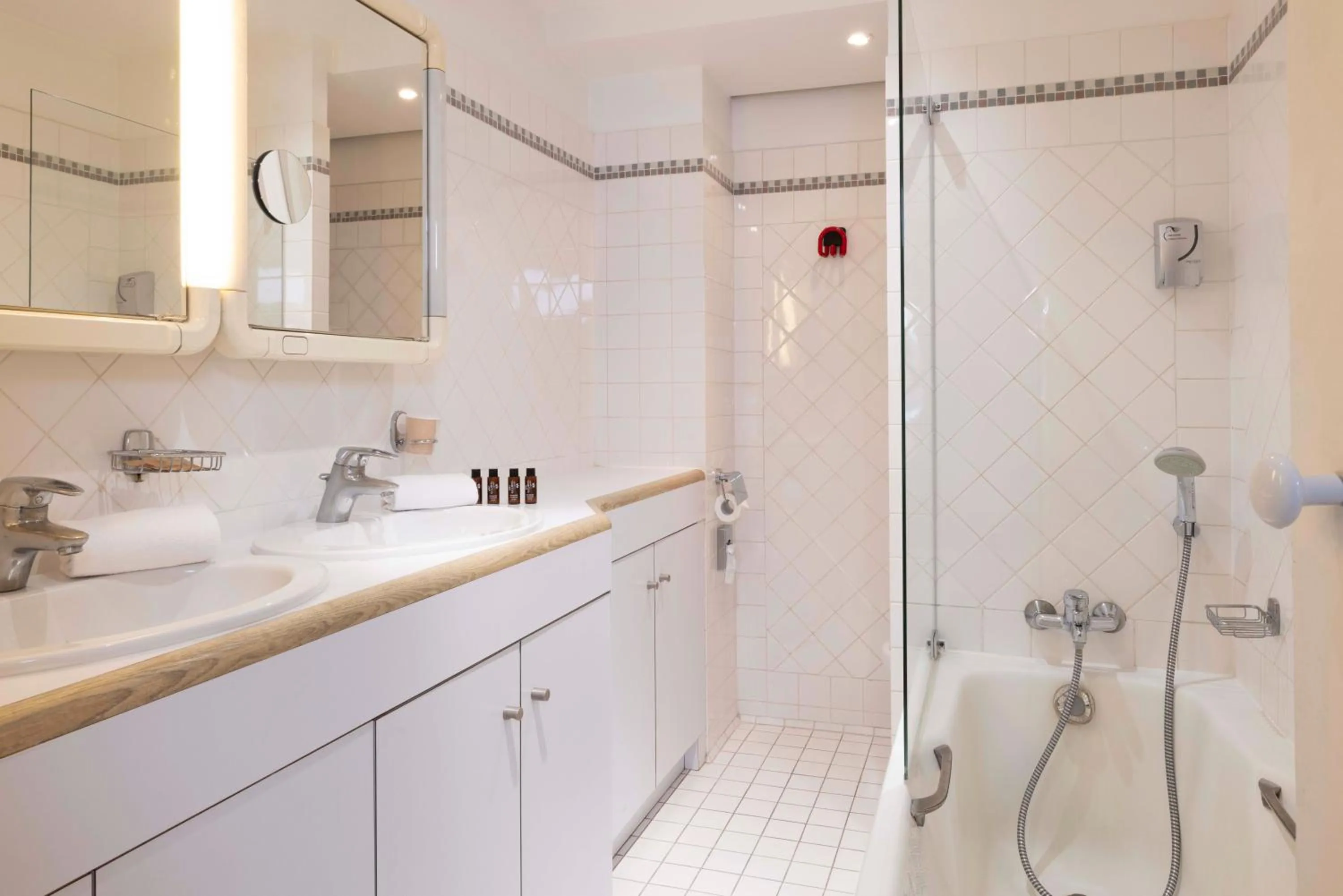 Bathroom in Hôtel Saint Pierre