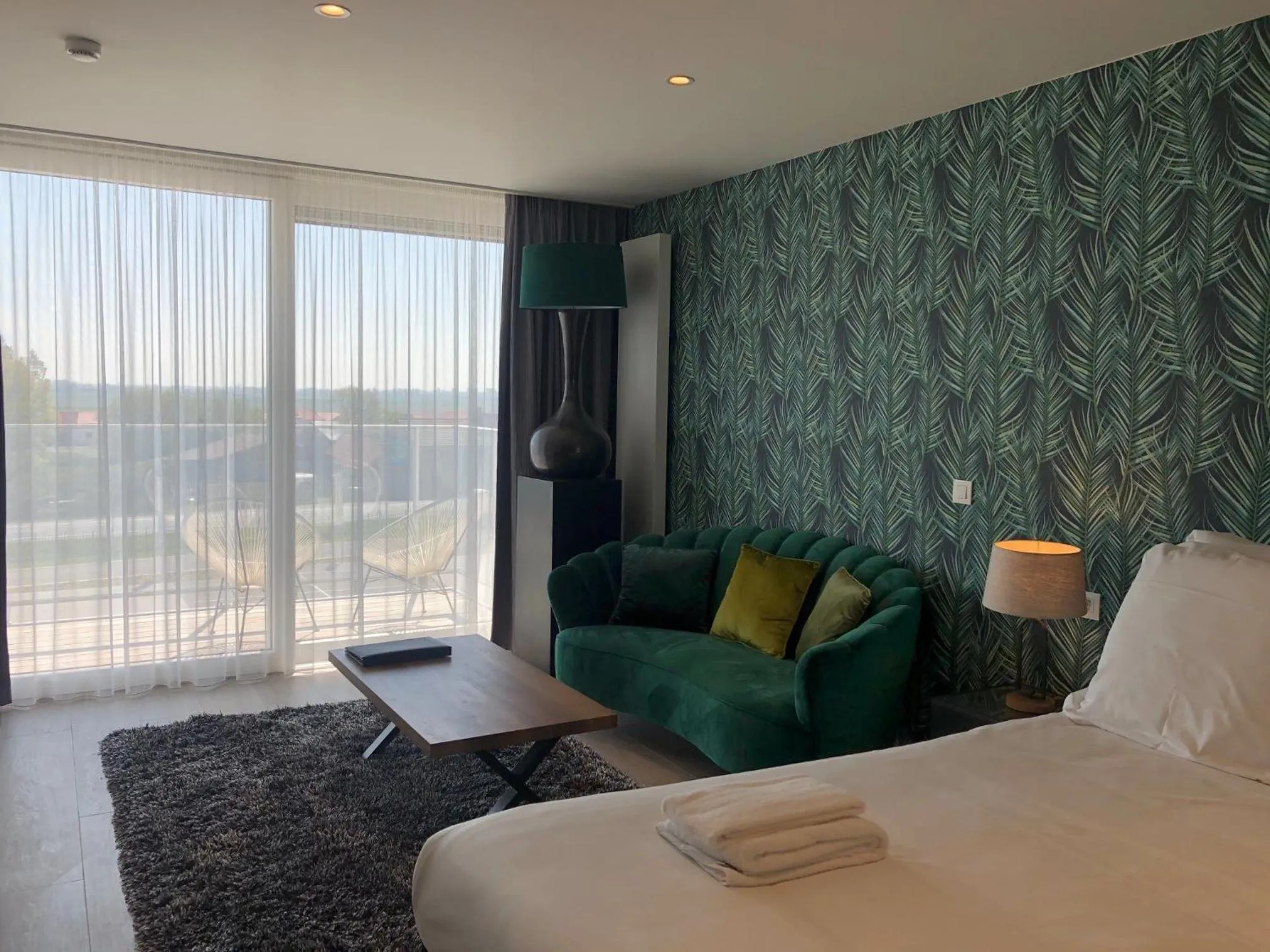 Photo of the whole room, Bed in Hotel Acropolis " Op het sportiefste park van de kust "