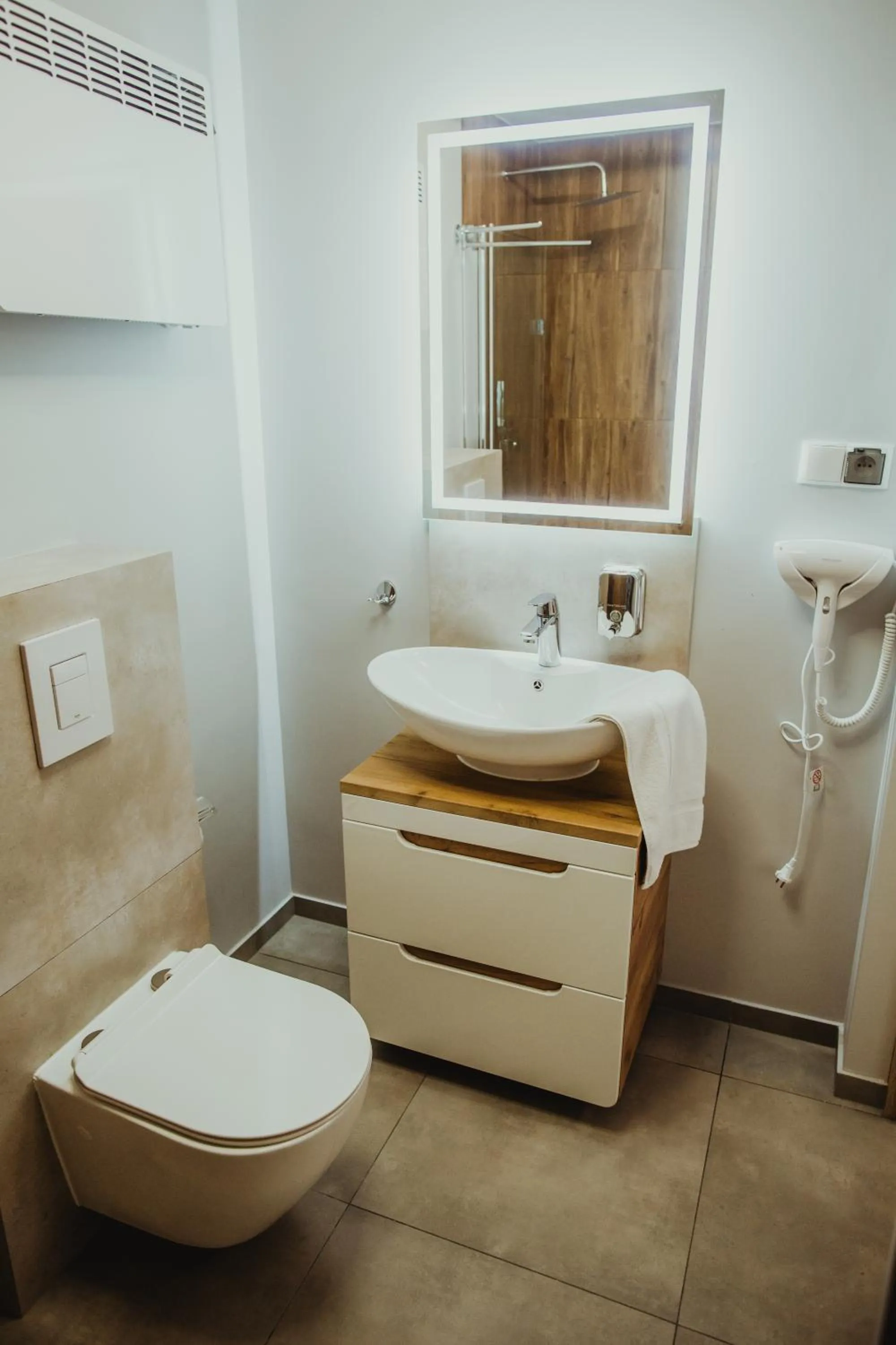 Shower in Willa Elżbieta - komfortowy wypoczynek, znakomite recenzje Gości