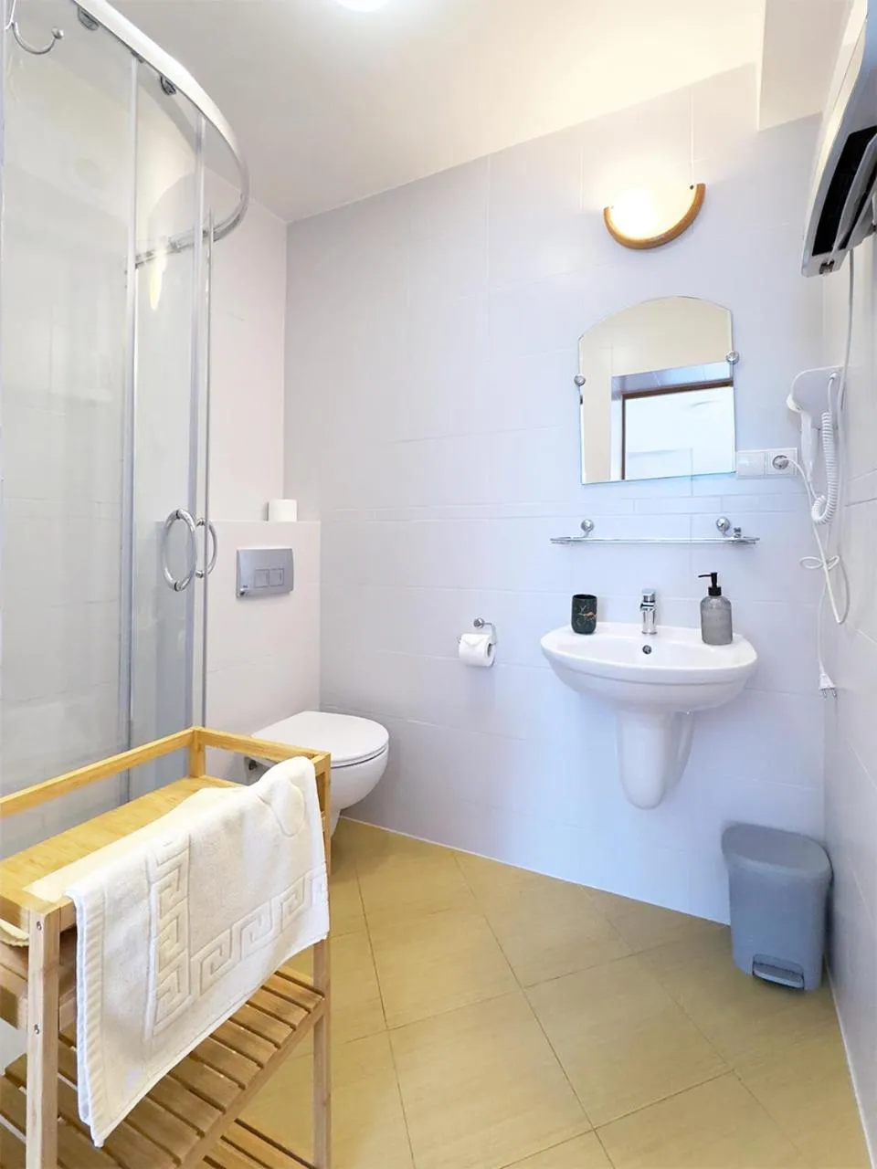 Shower in Willa Elżbieta - komfortowy wypoczynek, znakomite recenzje Gości