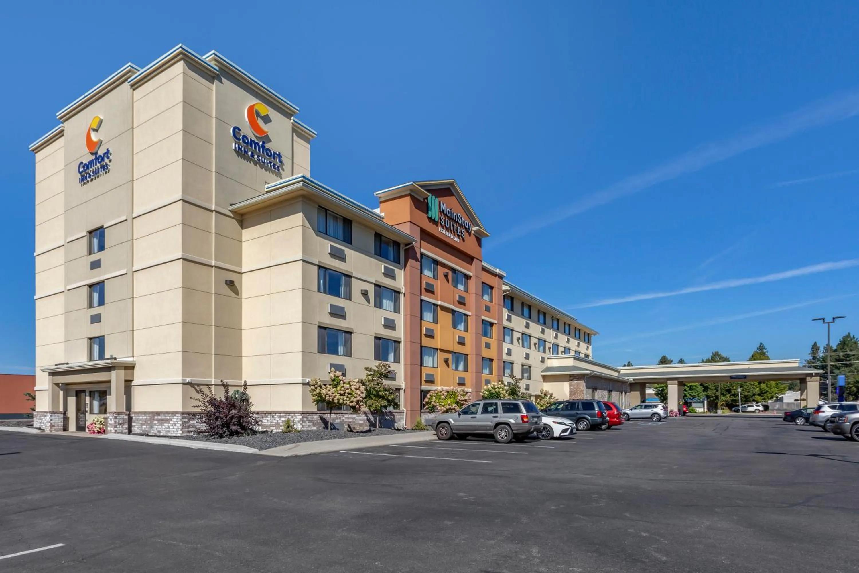 Property building in MainStay Suites Coeur d'Alene