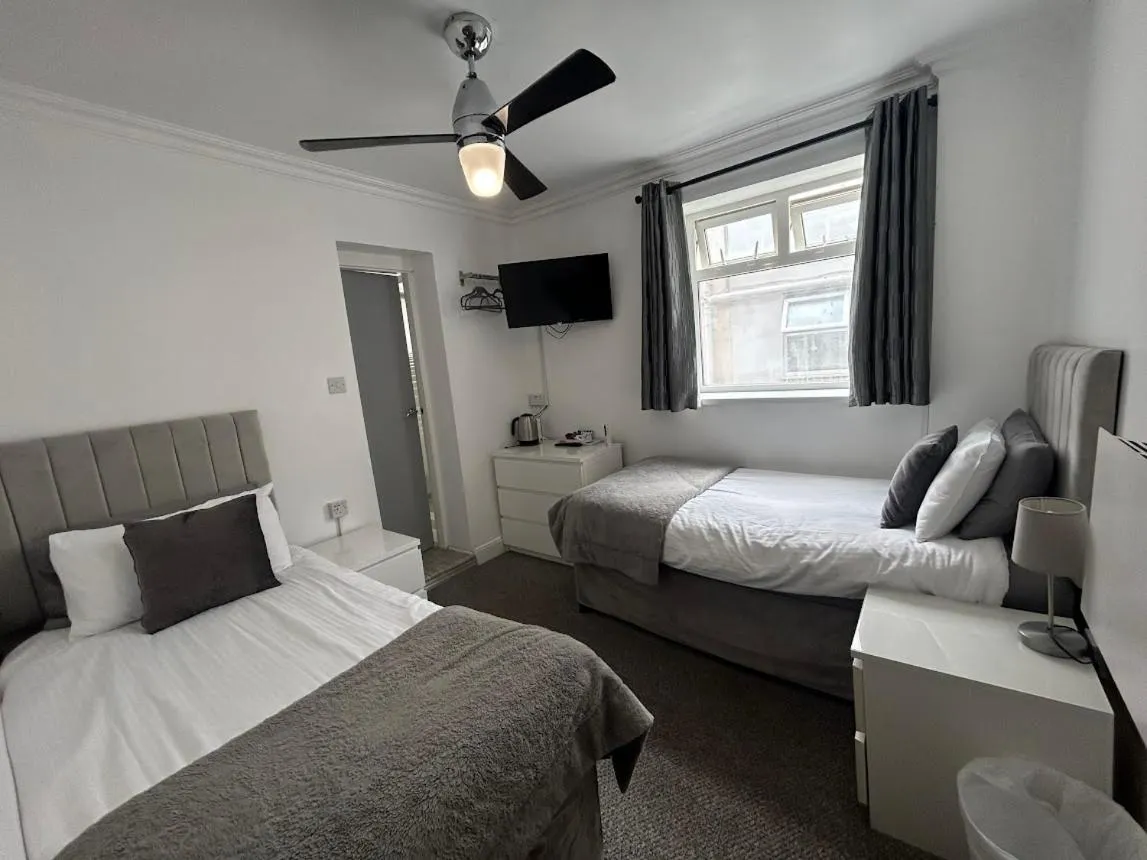 Bed in Sandford Promenade