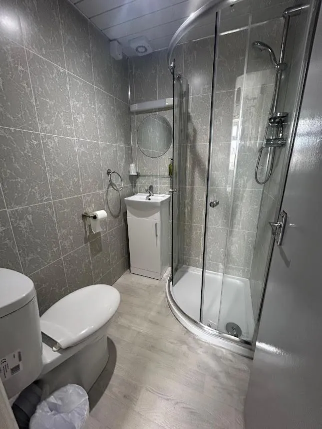 Shower in Sandford Promenade