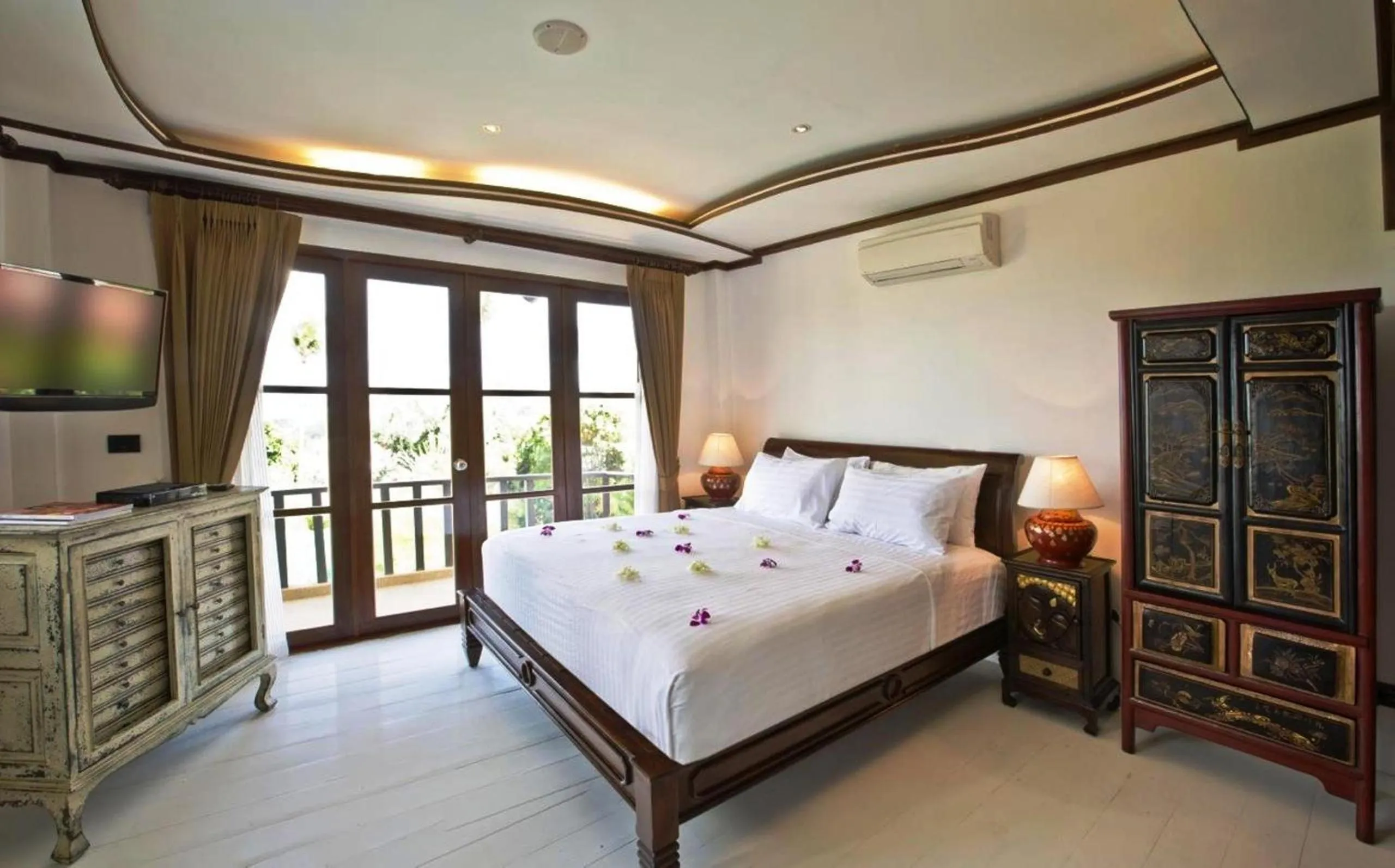 Bedroom, Bed in Paradise Island Estate