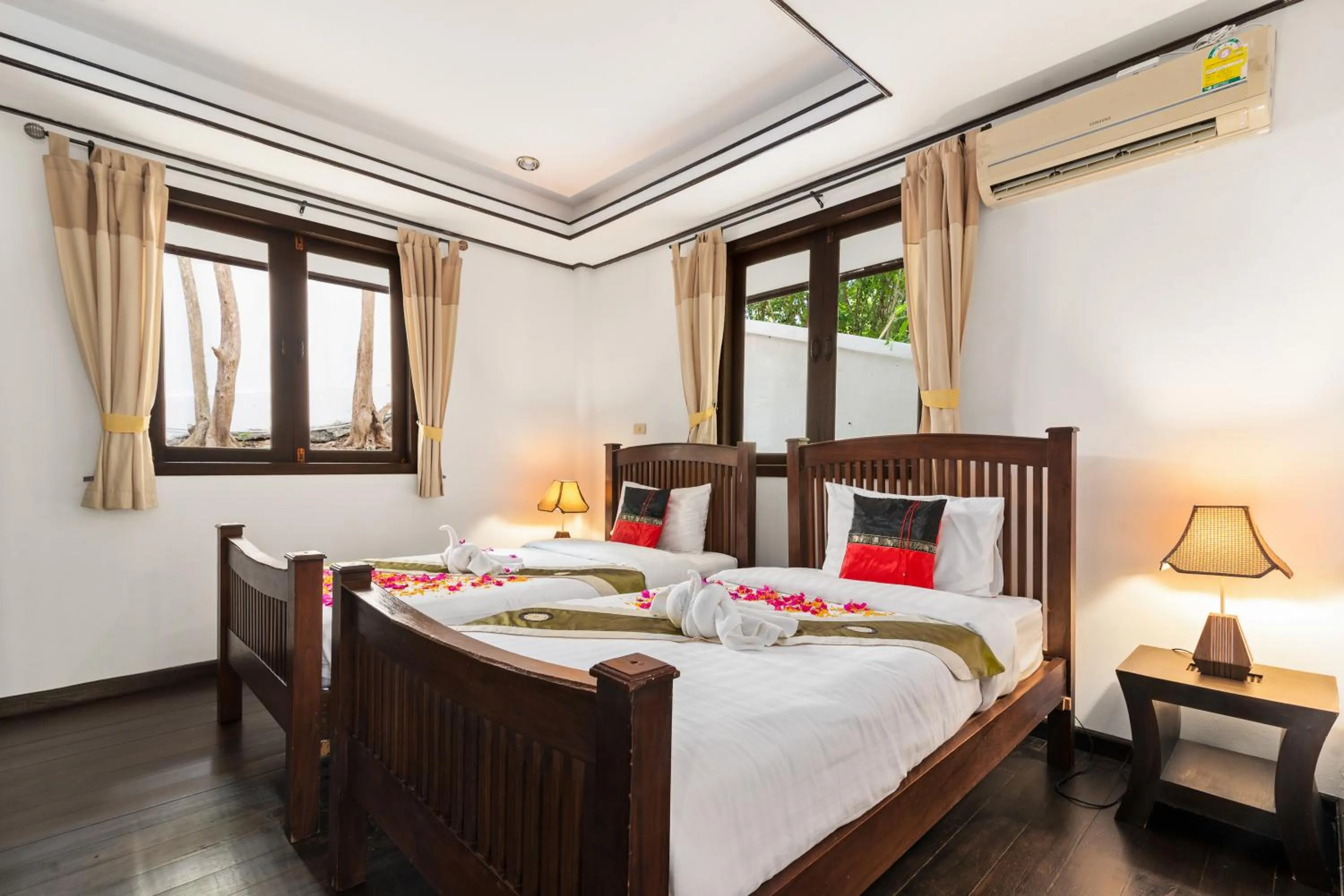 Bed in Paradise Island Estate