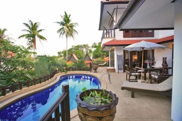 Swimming pool in Paradise Island Estate