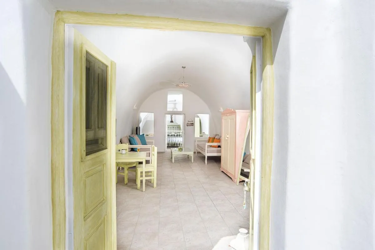 Photo of the whole room in Blue Dolphins Apartments