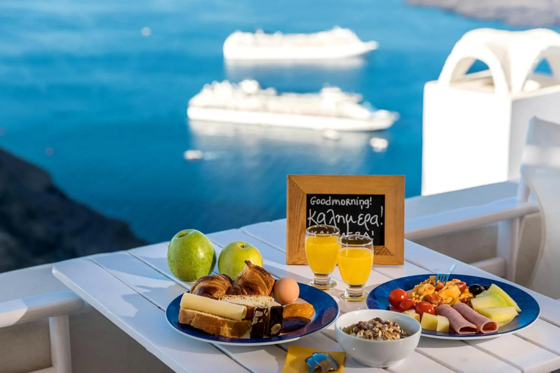 Breakfast in Blue Dolphins Apartments