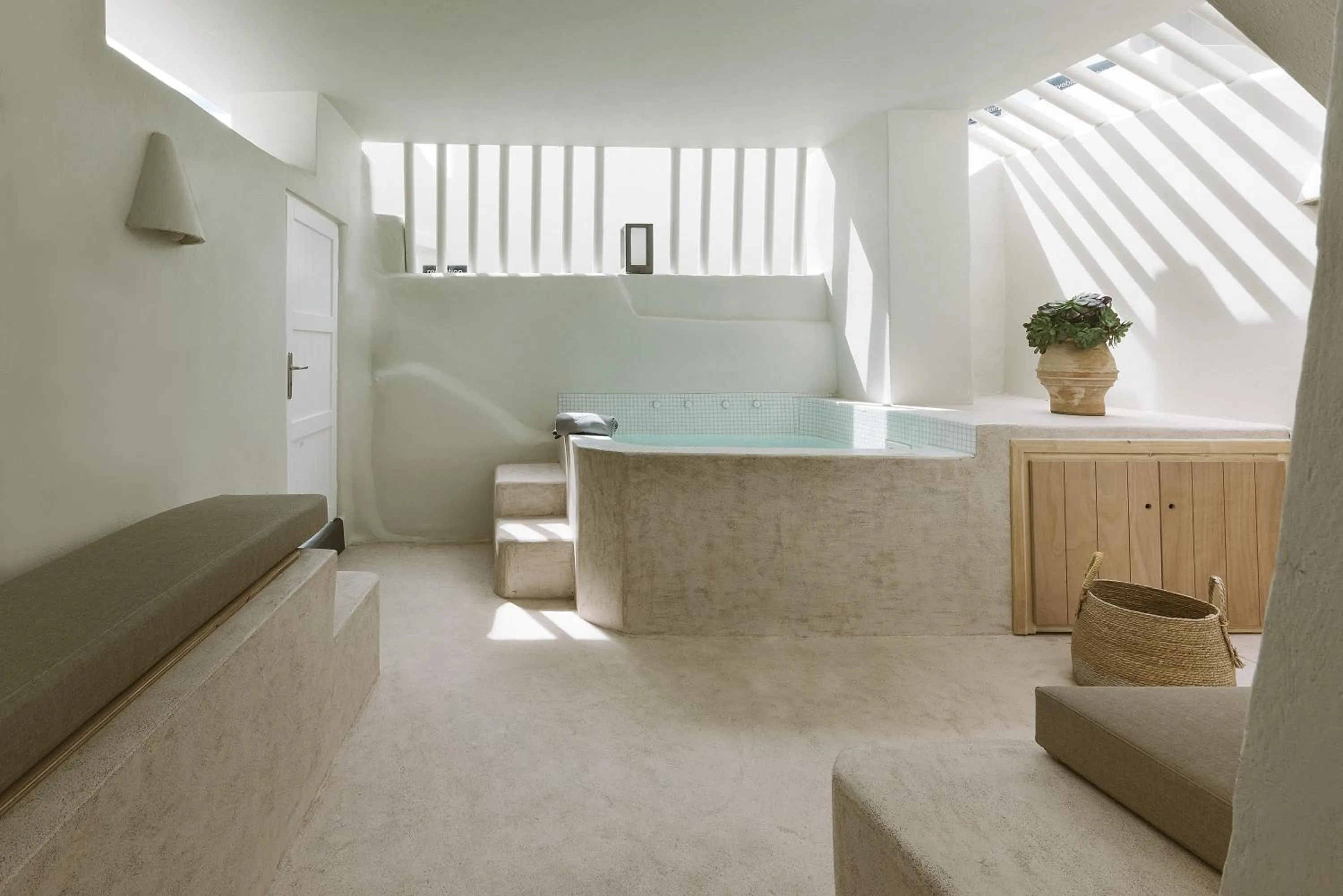 Blue Dolphins Apartments