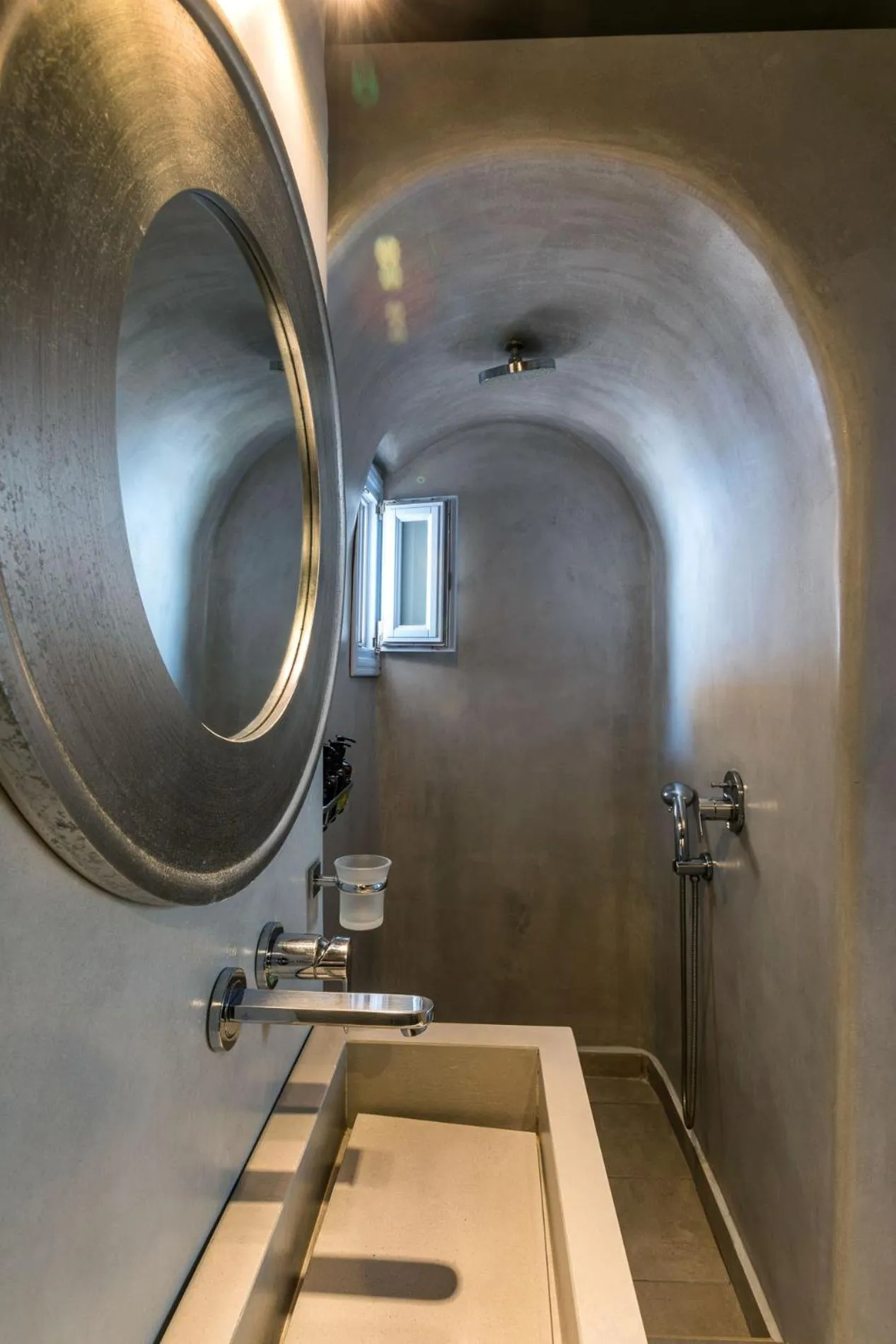 Bathroom in Blue Dolphins Apartments