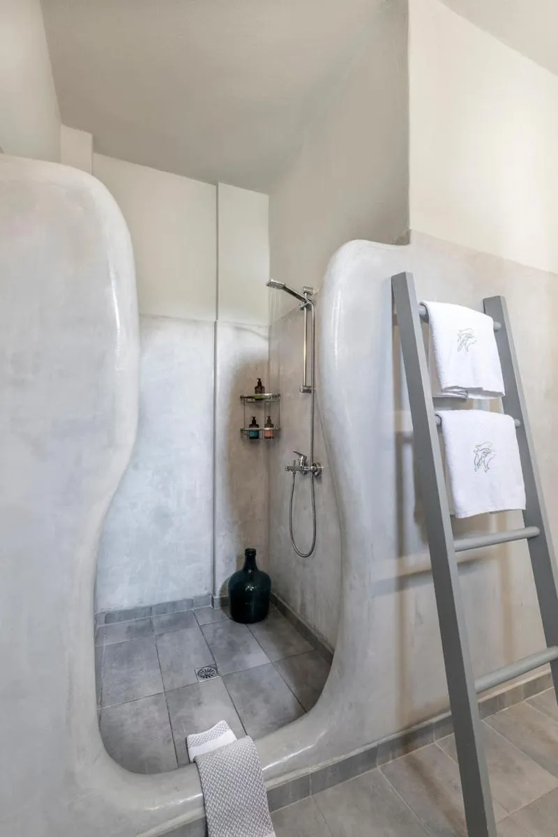 Bathroom in Blue Dolphins Apartments