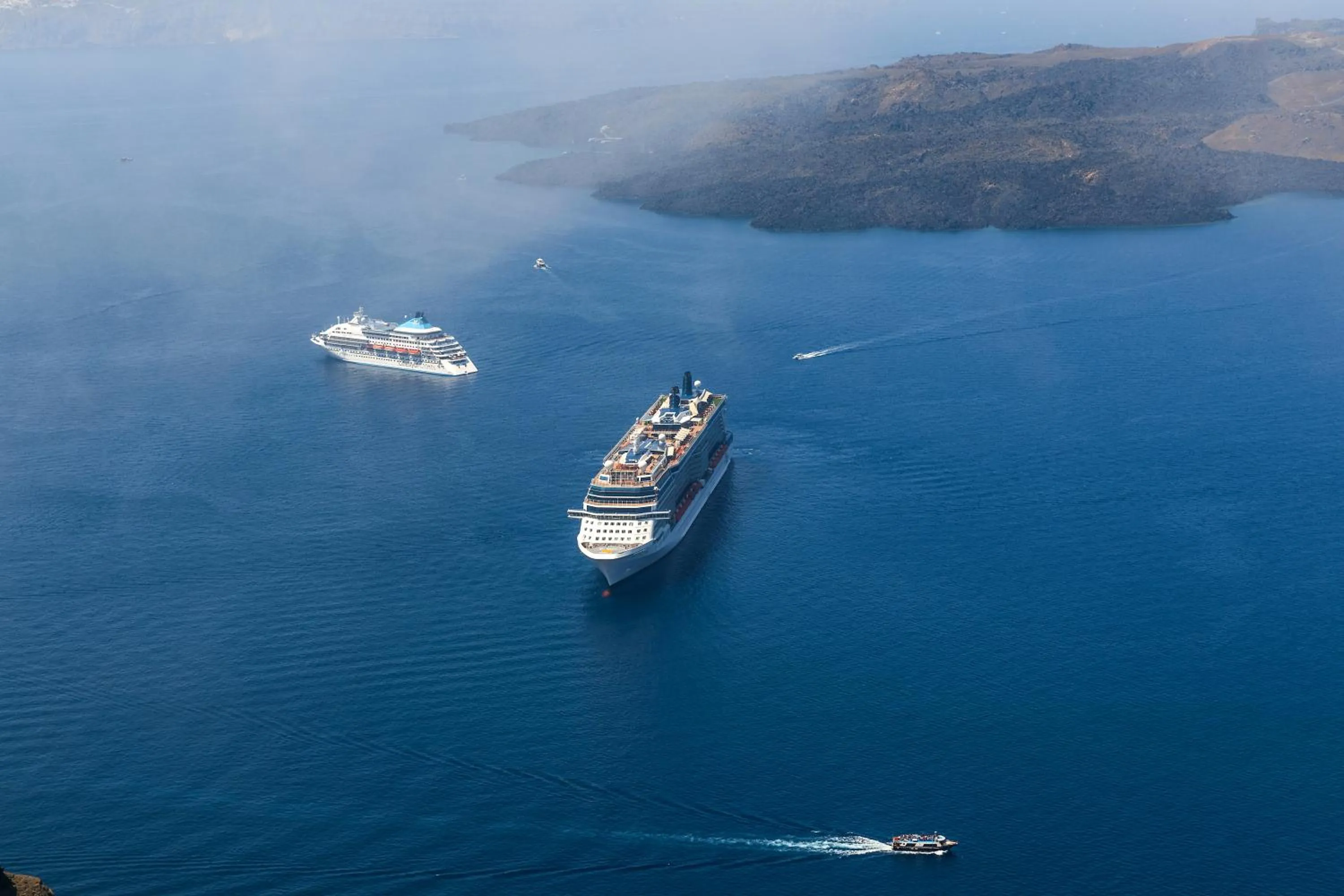 Property building in Blue Dolphins Apartments