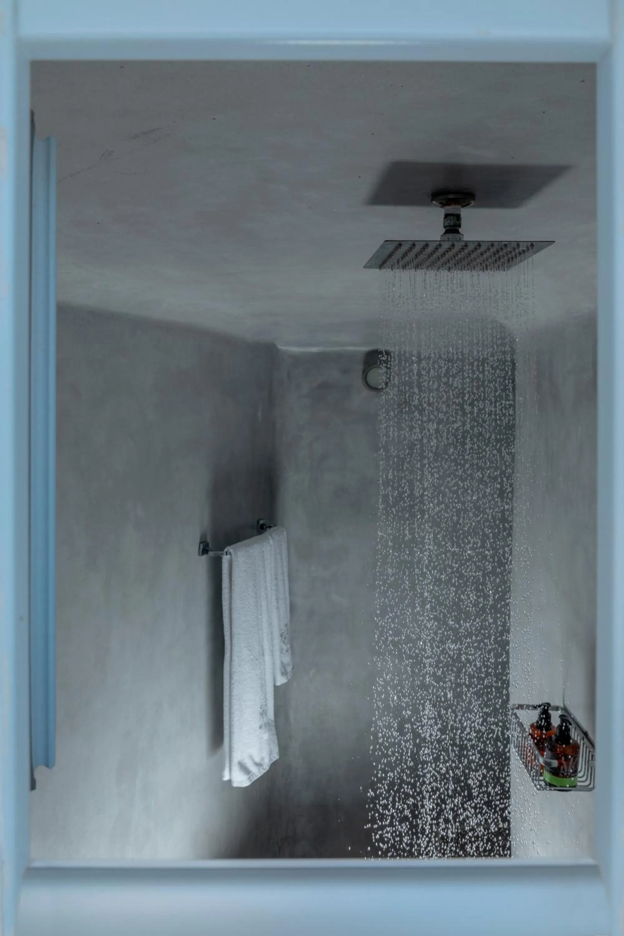 Bathroom in Blue Dolphins Apartments