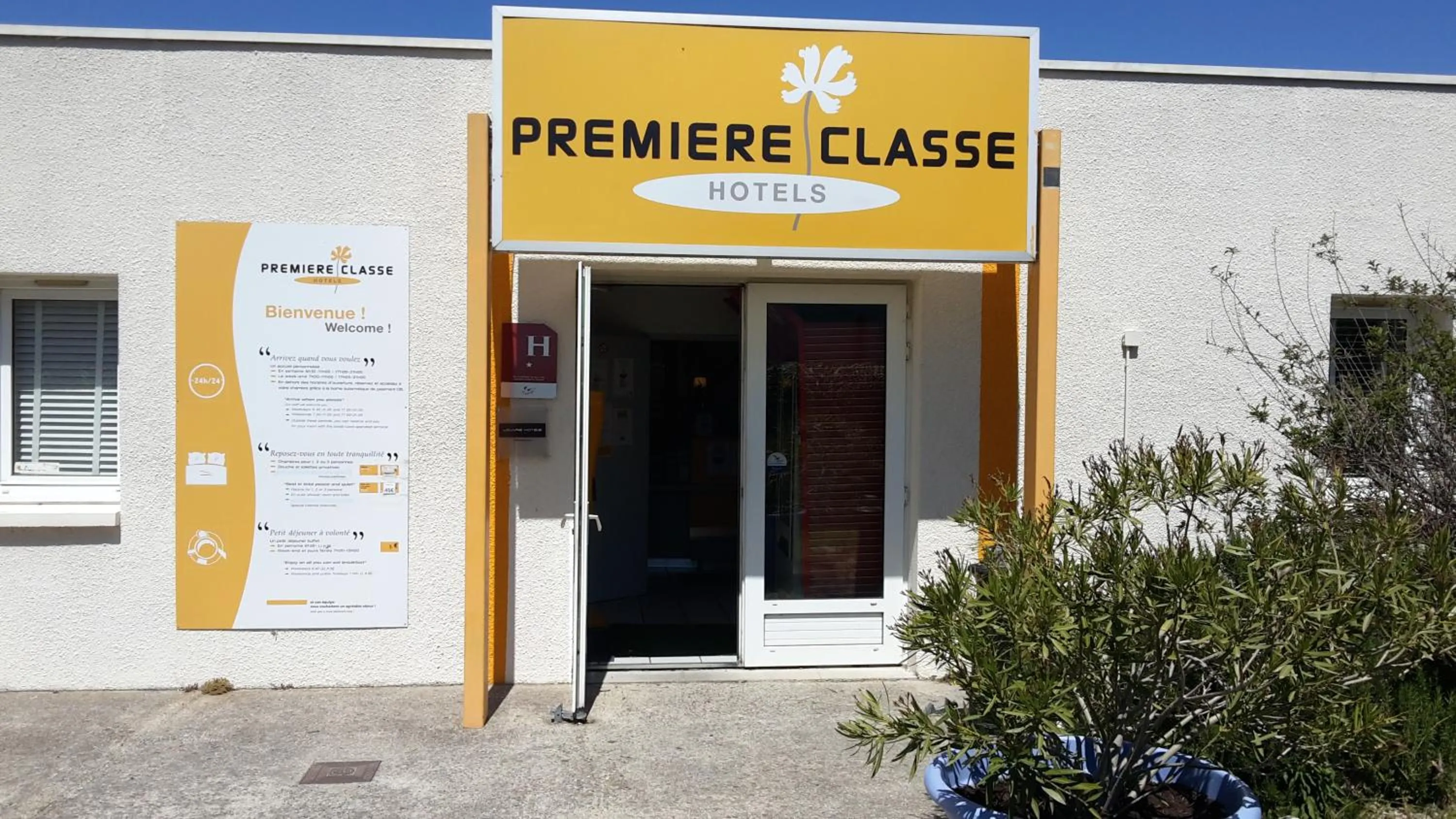 Facade/entrance in Première Classe Toulouse Nord - L'Union